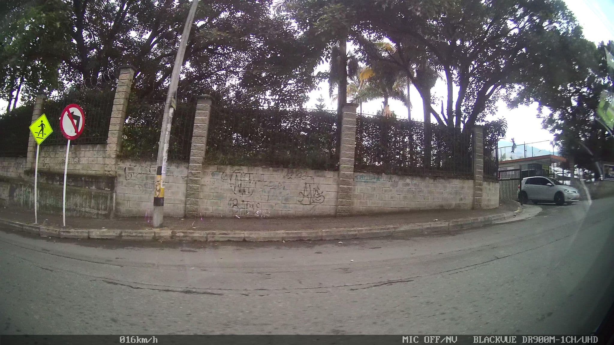 Street view near Urbanización Almendros de la 80, Medellín