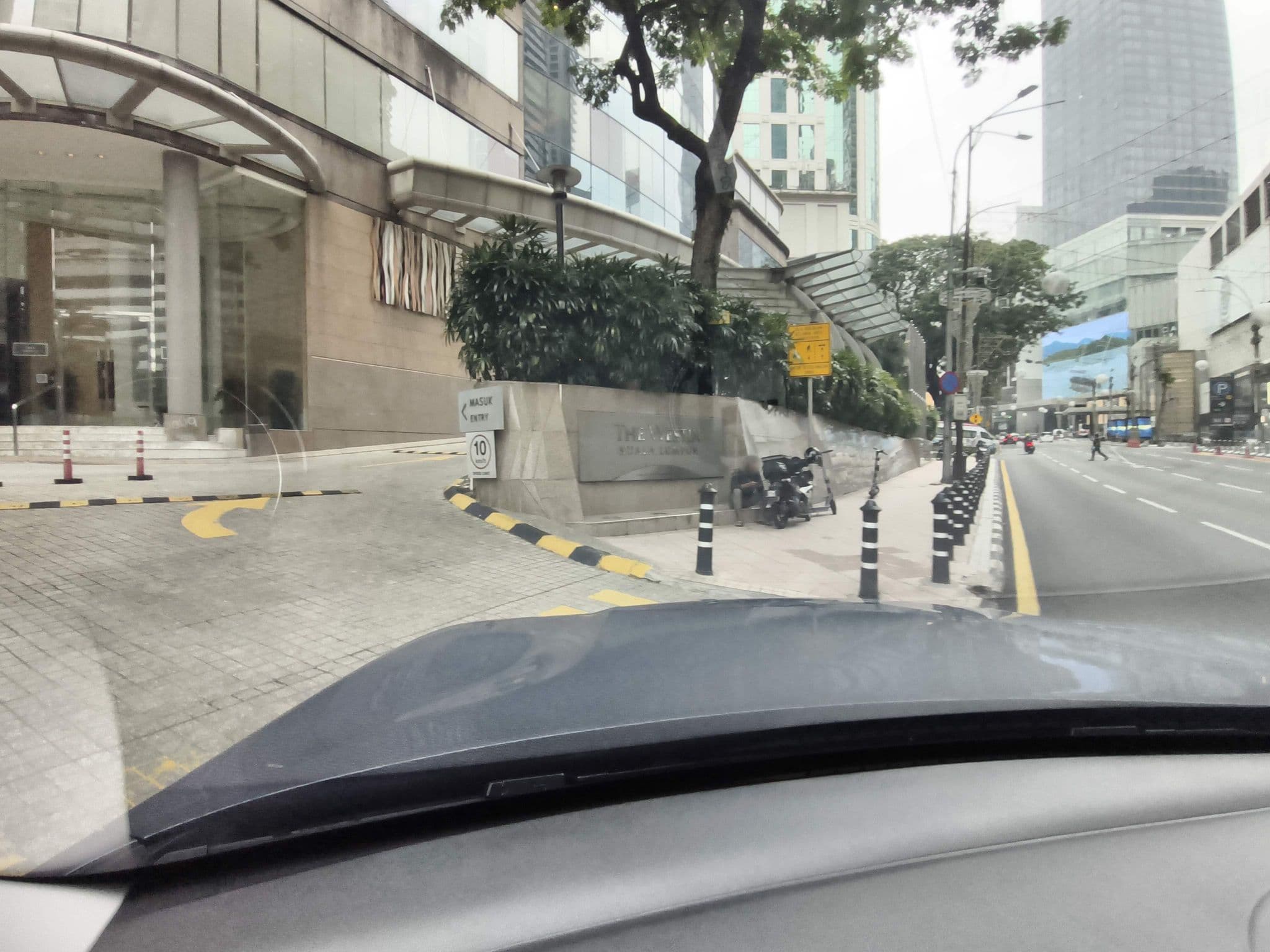 Street view near The Westin Hotel, Westin II Cobferebce Room, Bukit Bintang — © lin_wang (CC BY-SA · Mapillary)