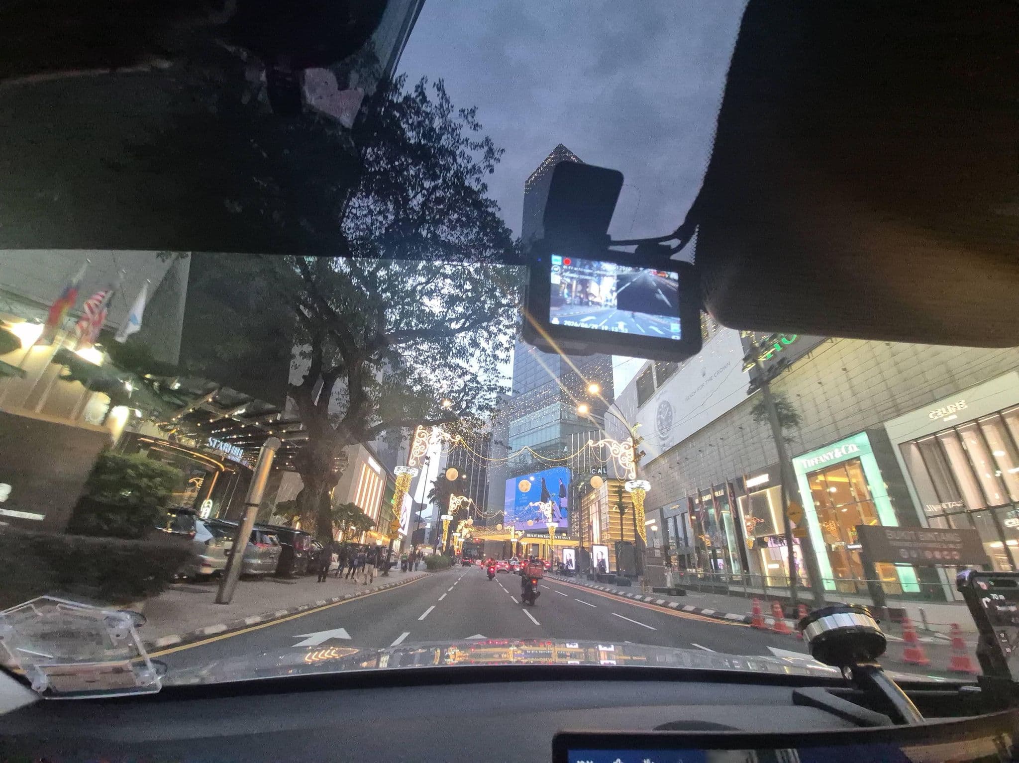 Street view near JW Marriott Hotel 3rd Floor Toilet, Bukit Bintang — © lin_wang (CC BY-SA · Mapillary)