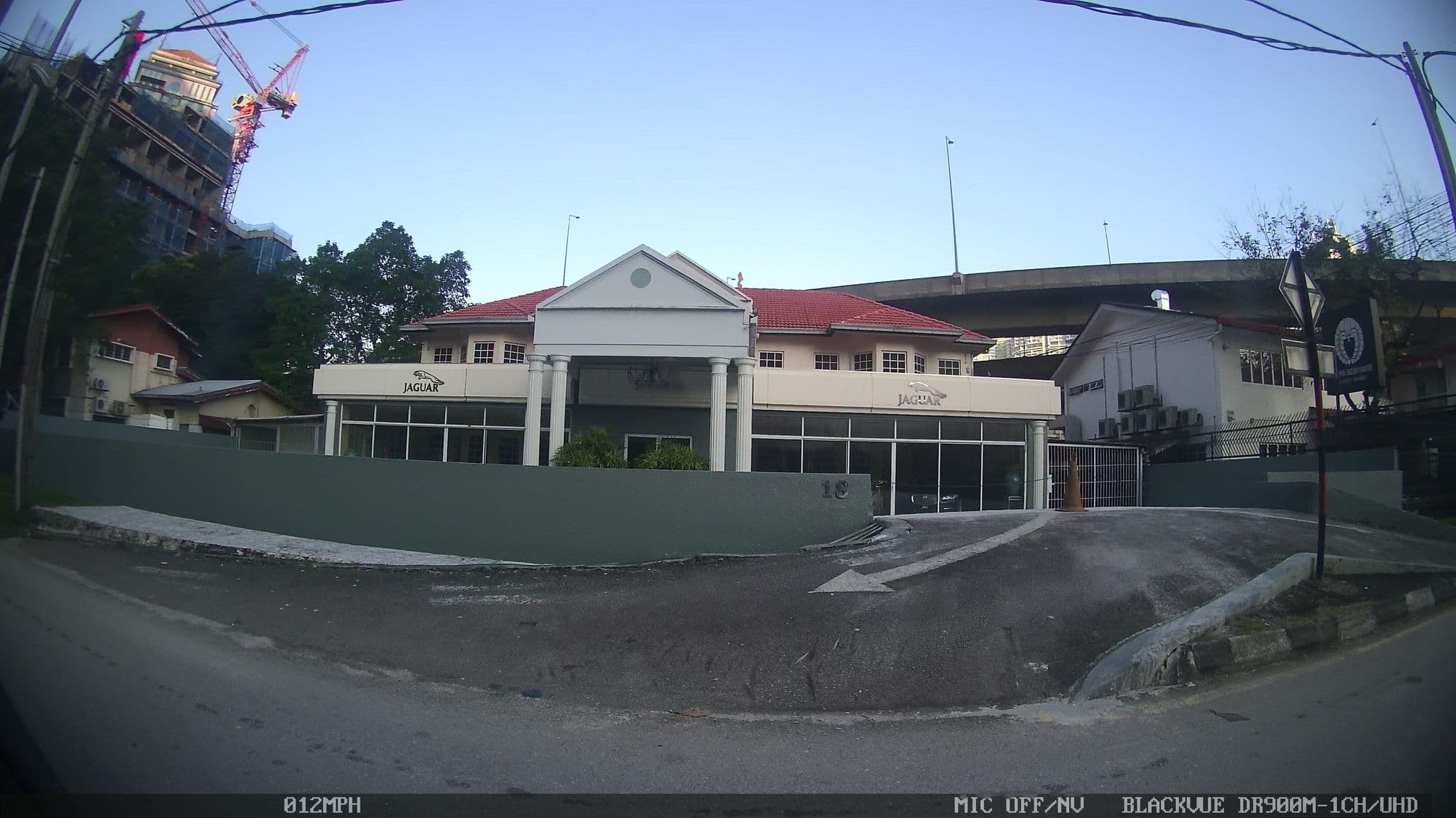 Street view near Scarletz Suites by Mana-Mana Suites, Kampung Baru — © kaart_3 (CC BY-SA · Mapillary)