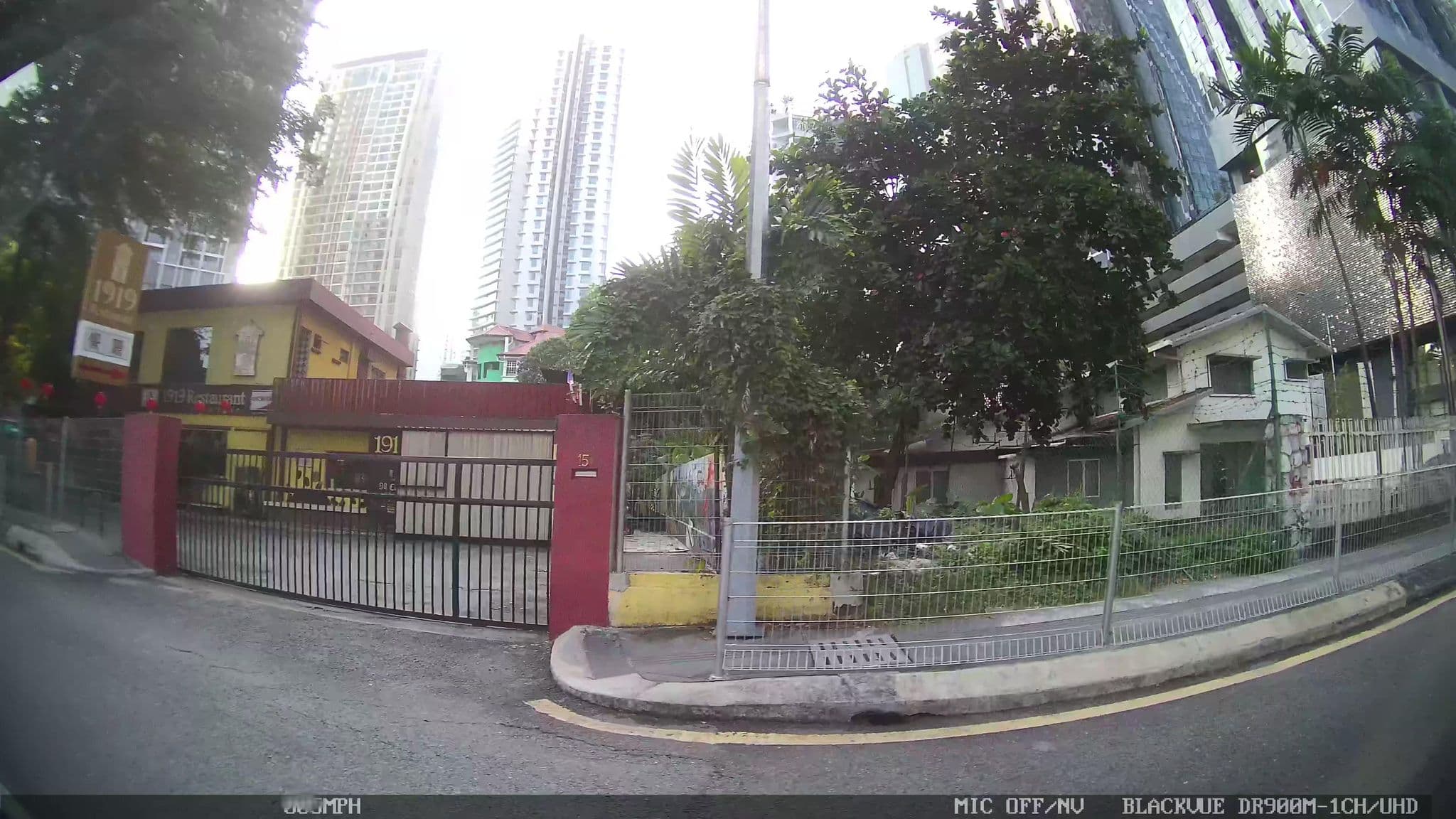 Street view near Skyview Infinity Pool, Kampung Baru — © kaart_3 (CC BY-SA · Mapillary)