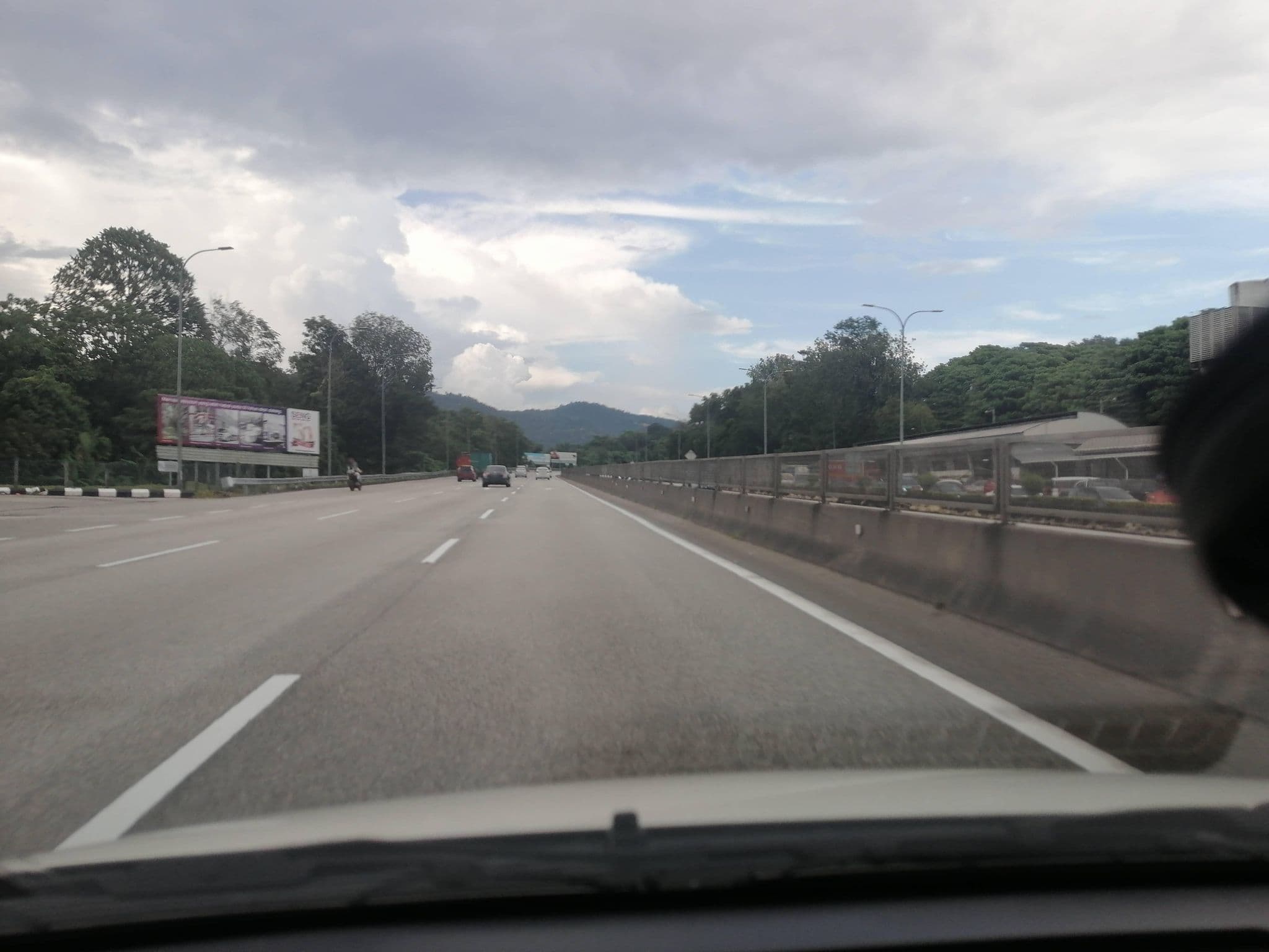 Street view near Oil Paper, Taman Greenwood — © YikQin (CC BY-SA · Mapillary)