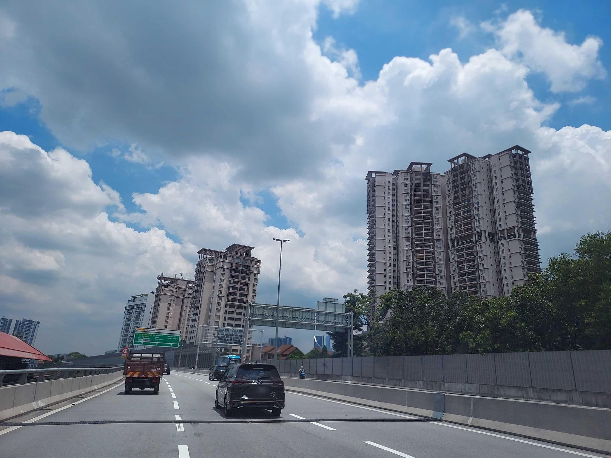 Street view near Ann Hotel, Kampong Datuk Keramat — © linuxmalaysia (CC BY-SA · Mapillary)