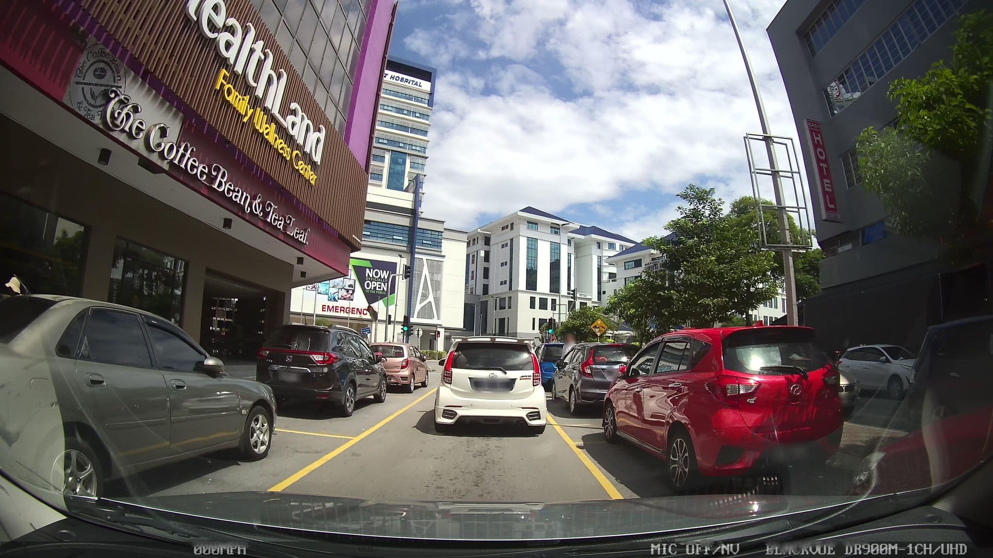 Street view near Hotel Safari Part2, Ampang — © kaart_3 (CC BY-SA · Mapillary)