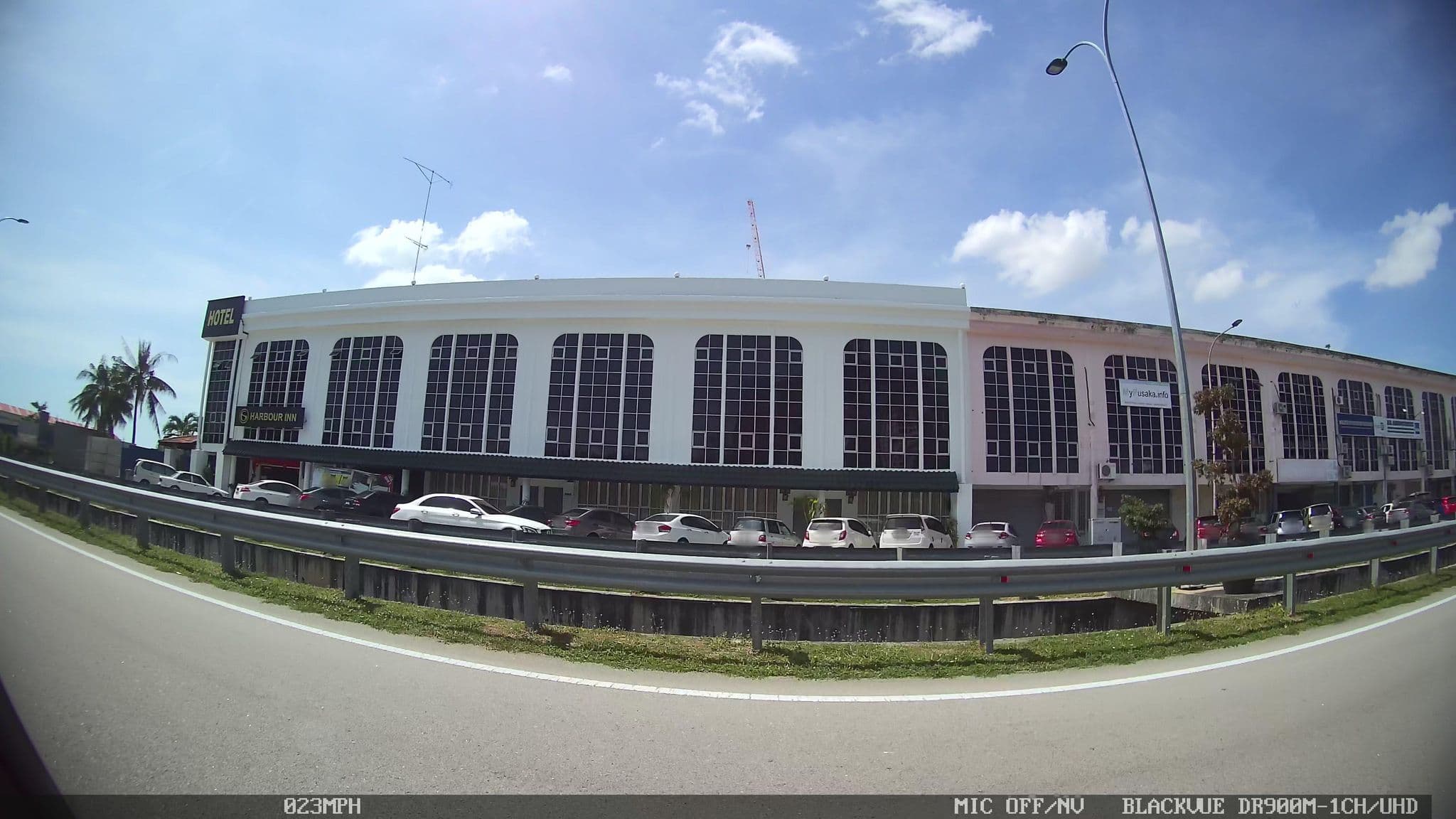 Street view near Hotel Harbour Inn Pulau melaka, Ujong Pasir — © kaart_3 (CC BY-SA · Mapillary)