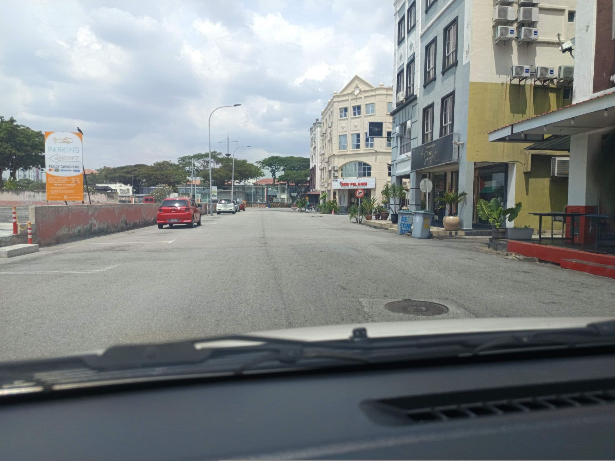 Street view near SunSui Hotel, Malacca — © YikQin (CC BY-SA · Mapillary)