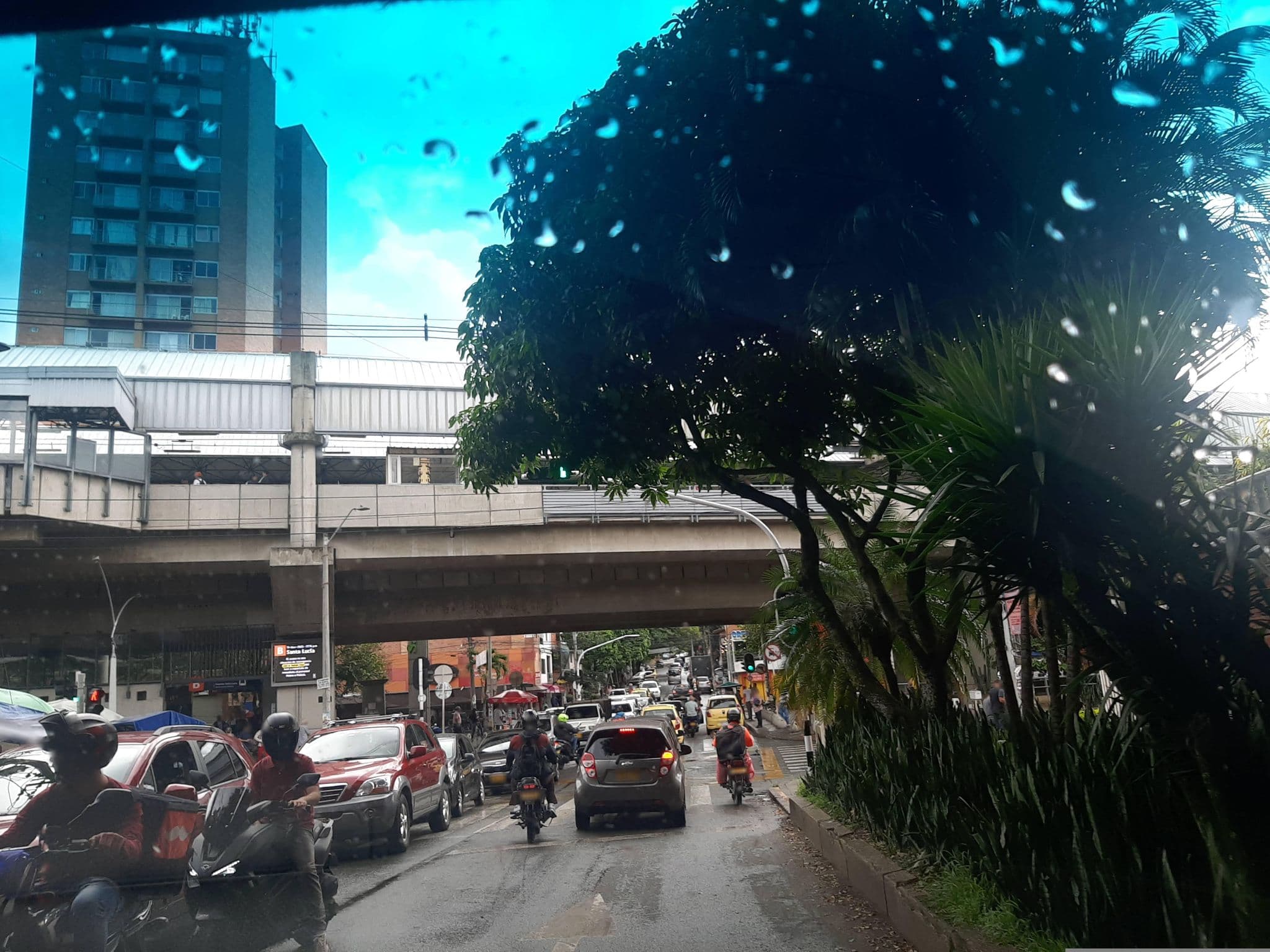 Street view near Casa medellin, Medellín