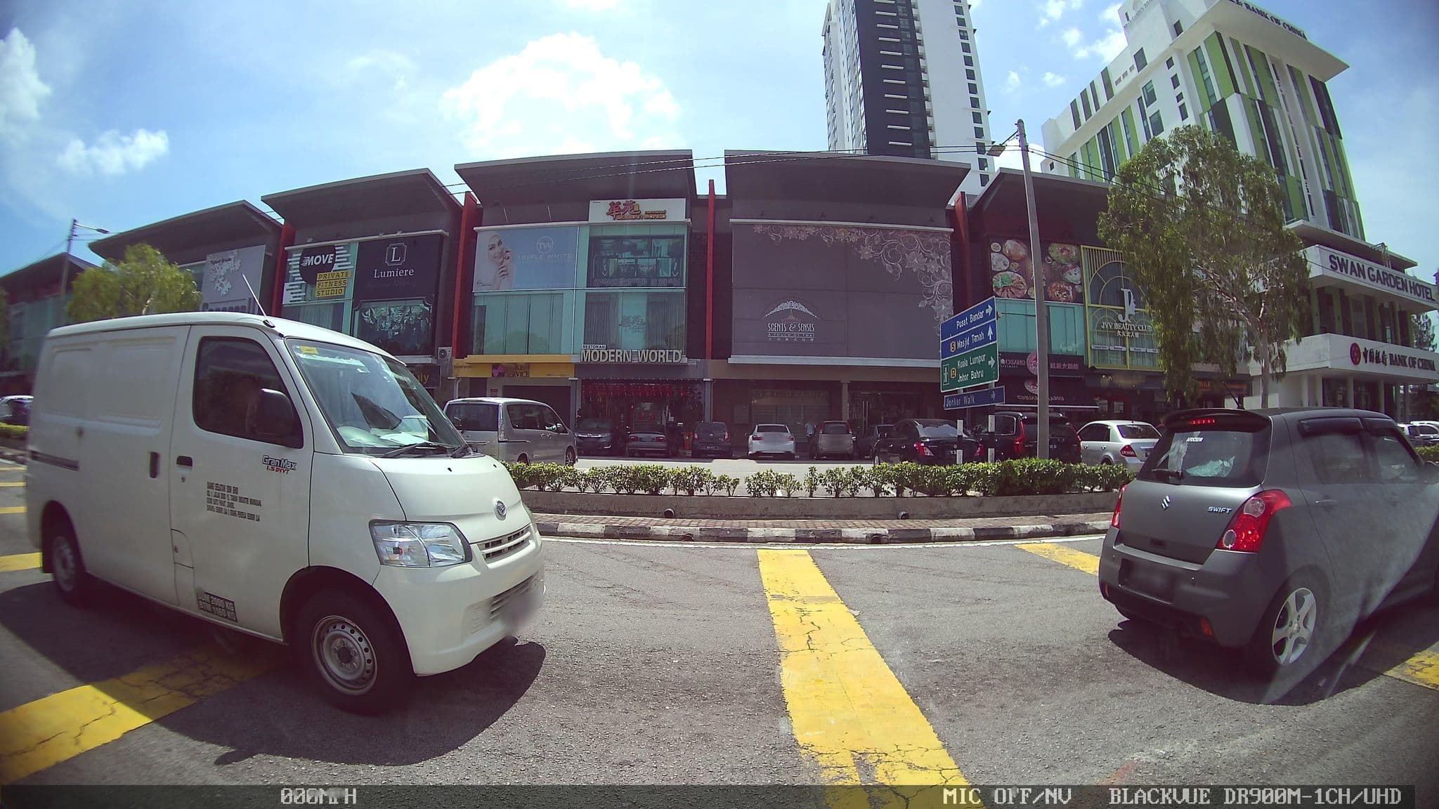 Street view near Courtyard Serviced Residences, Malacca — © kaart_3 (CC BY-SA · Mapillary)