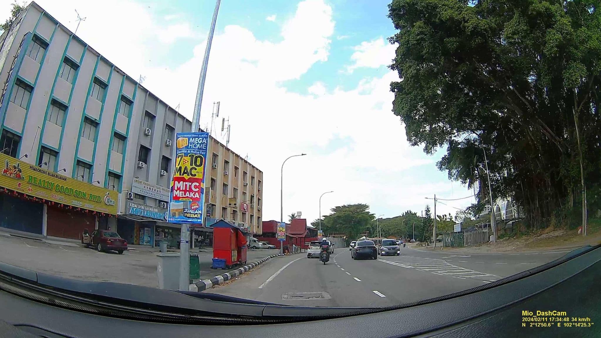 Street view near Hotel Dragon, Malacca — © hcyen (CC BY-SA · Mapillary)