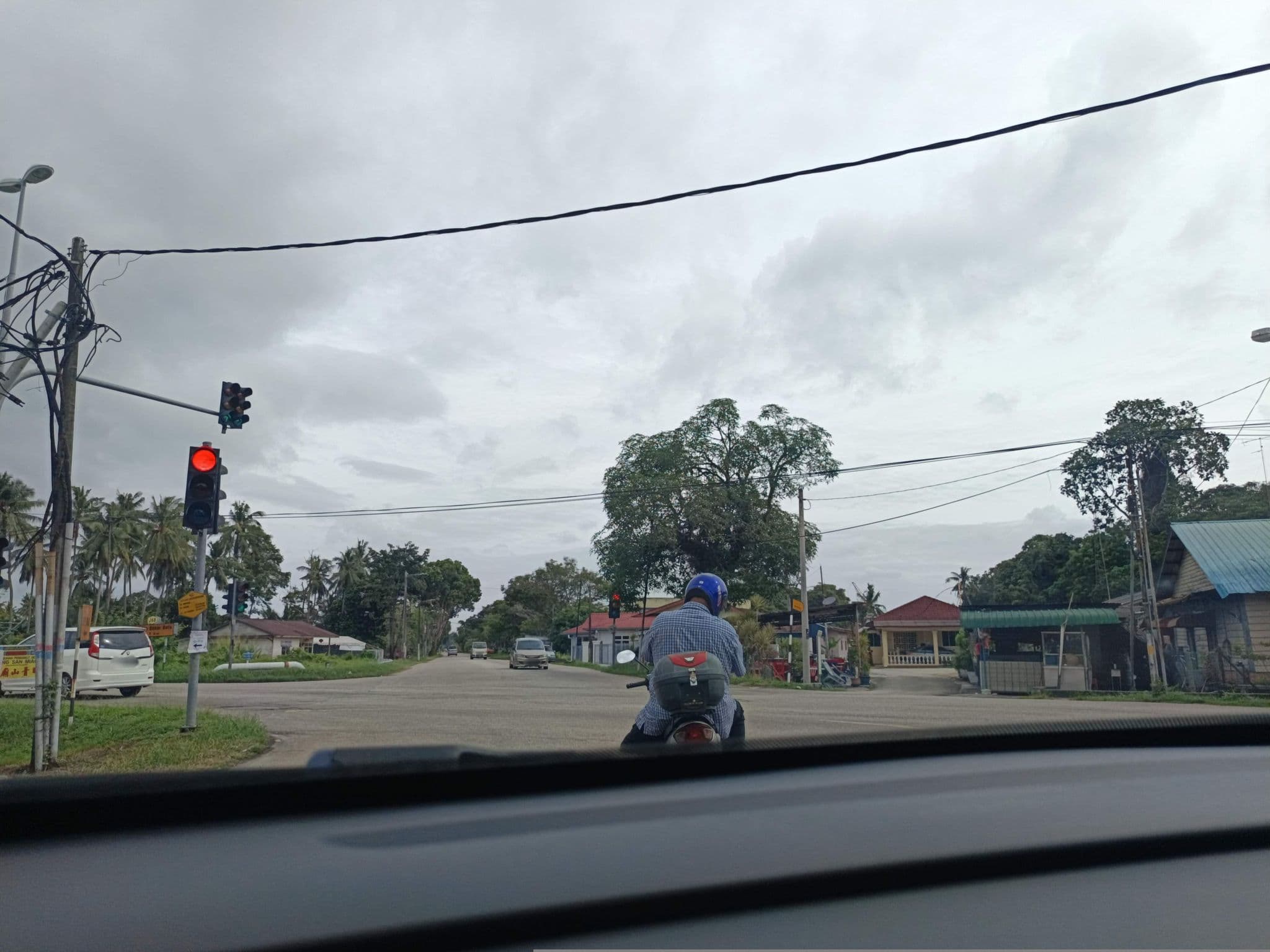 Street view near Bakariah Villa Homestay, Muar — © YikQin (CC BY-SA · Mapillary)
