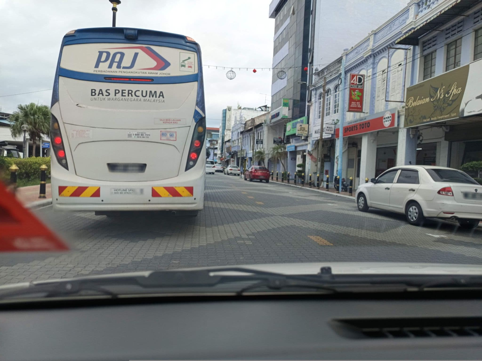 Street view near tgkt7 muartradershotel, Muar — © YikQin (CC BY-SA · Mapillary)