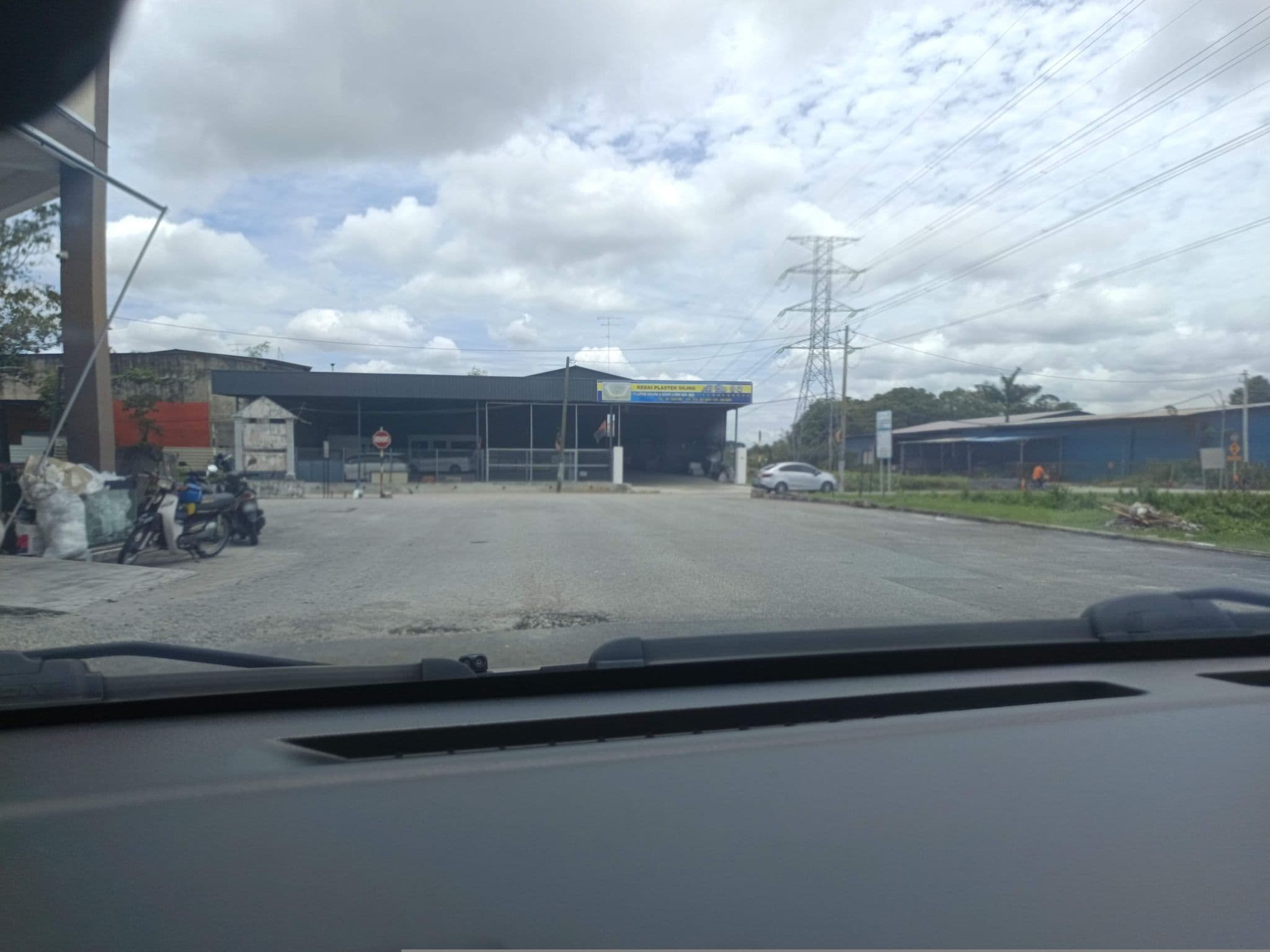 Street view near Muar CITY Hotel, Muar — © YikQin (CC BY-SA · Mapillary)