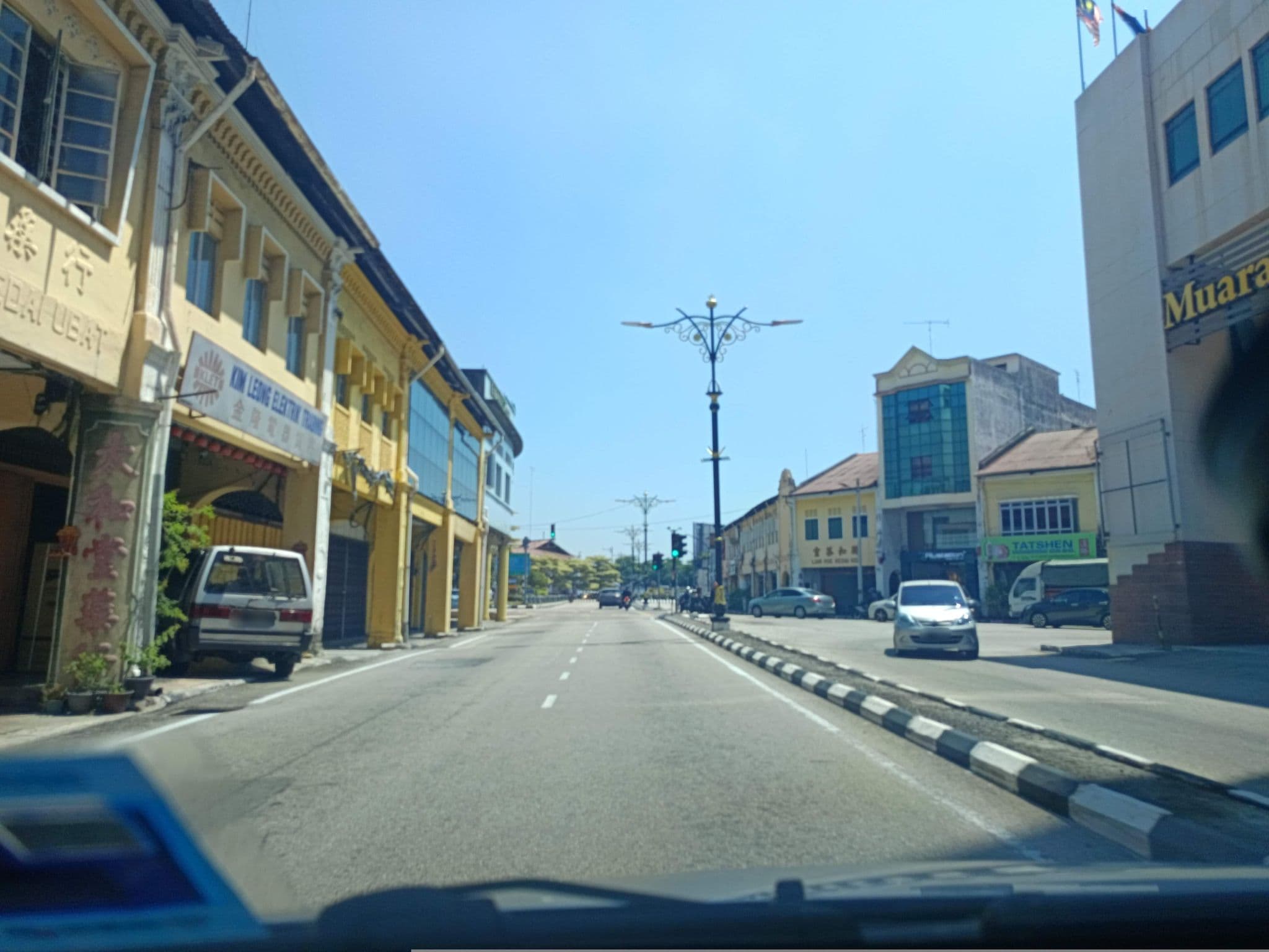 Street view near D'99 Hotel, Muar — © YikQin (CC BY-SA · Mapillary)