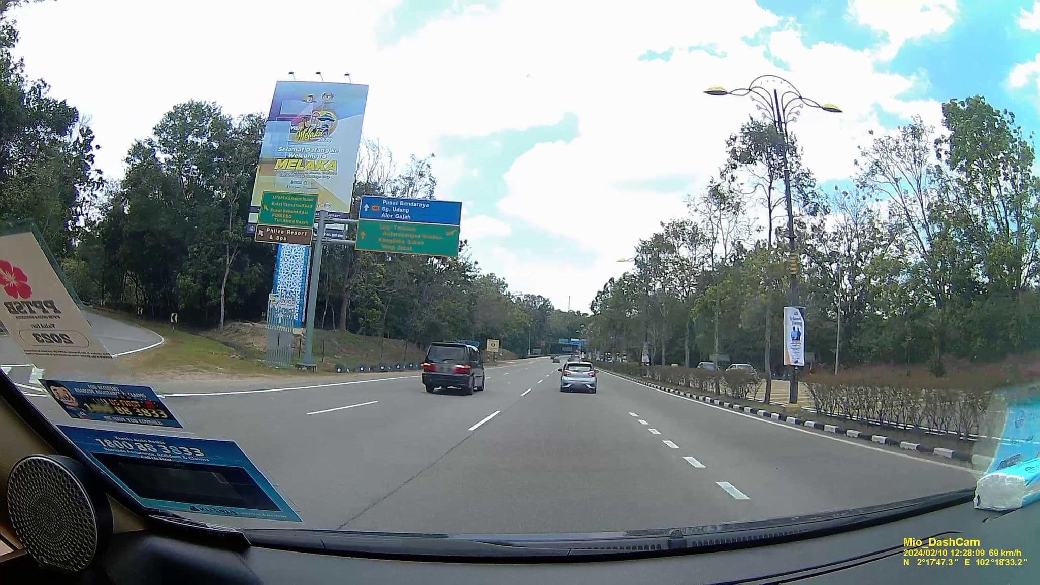 Street view near Pakar Resort, Durian Tunggal — © hcyen (CC BY-SA · Mapillary)