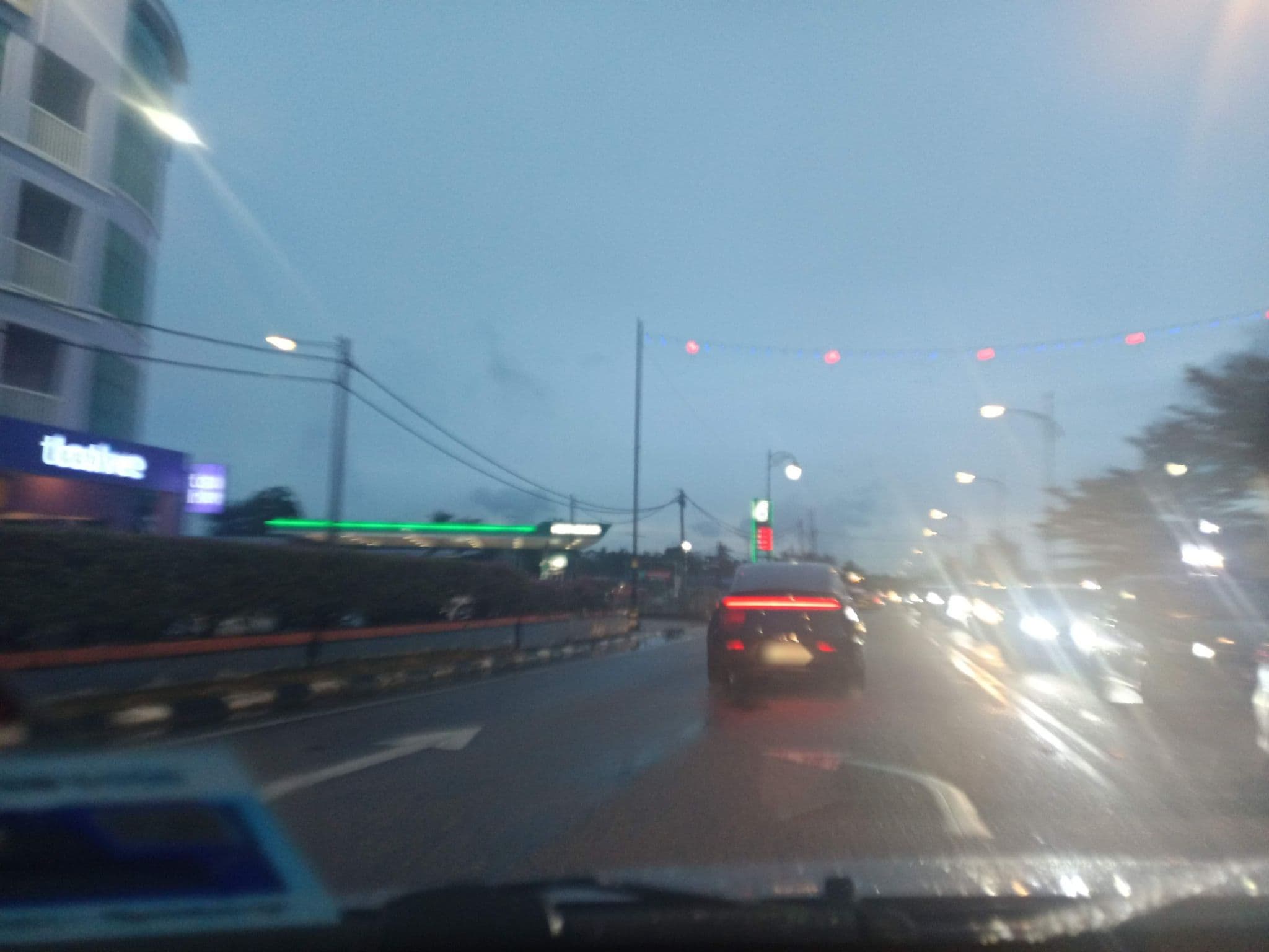 Street view near Melati Room, D'Anjung Inn, Tangkak — © YikQin (CC BY-SA · Mapillary)