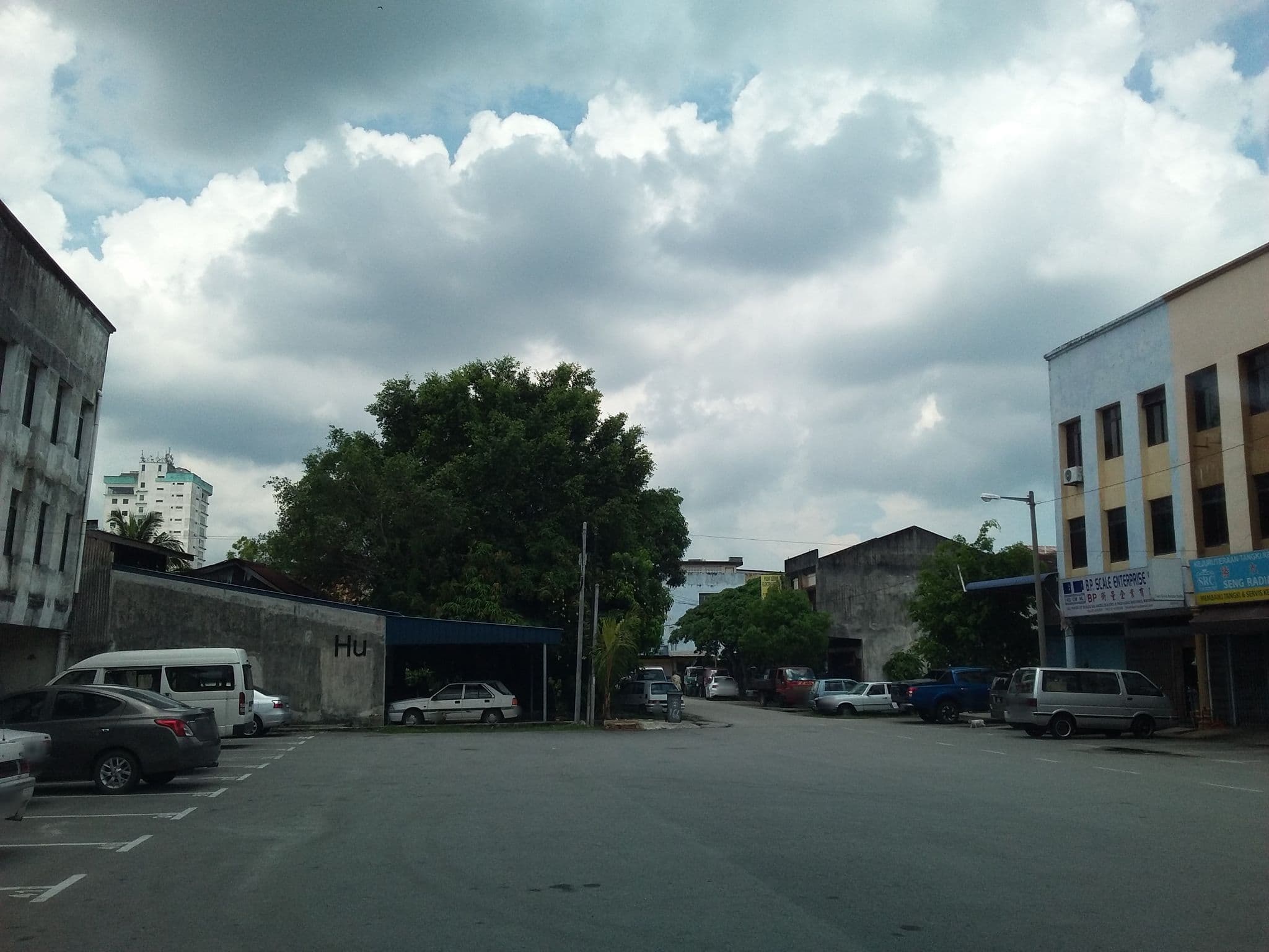 Street view near Room V Jalan Megat, Batu Pahat — © alandl (CC BY-SA · Mapillary)