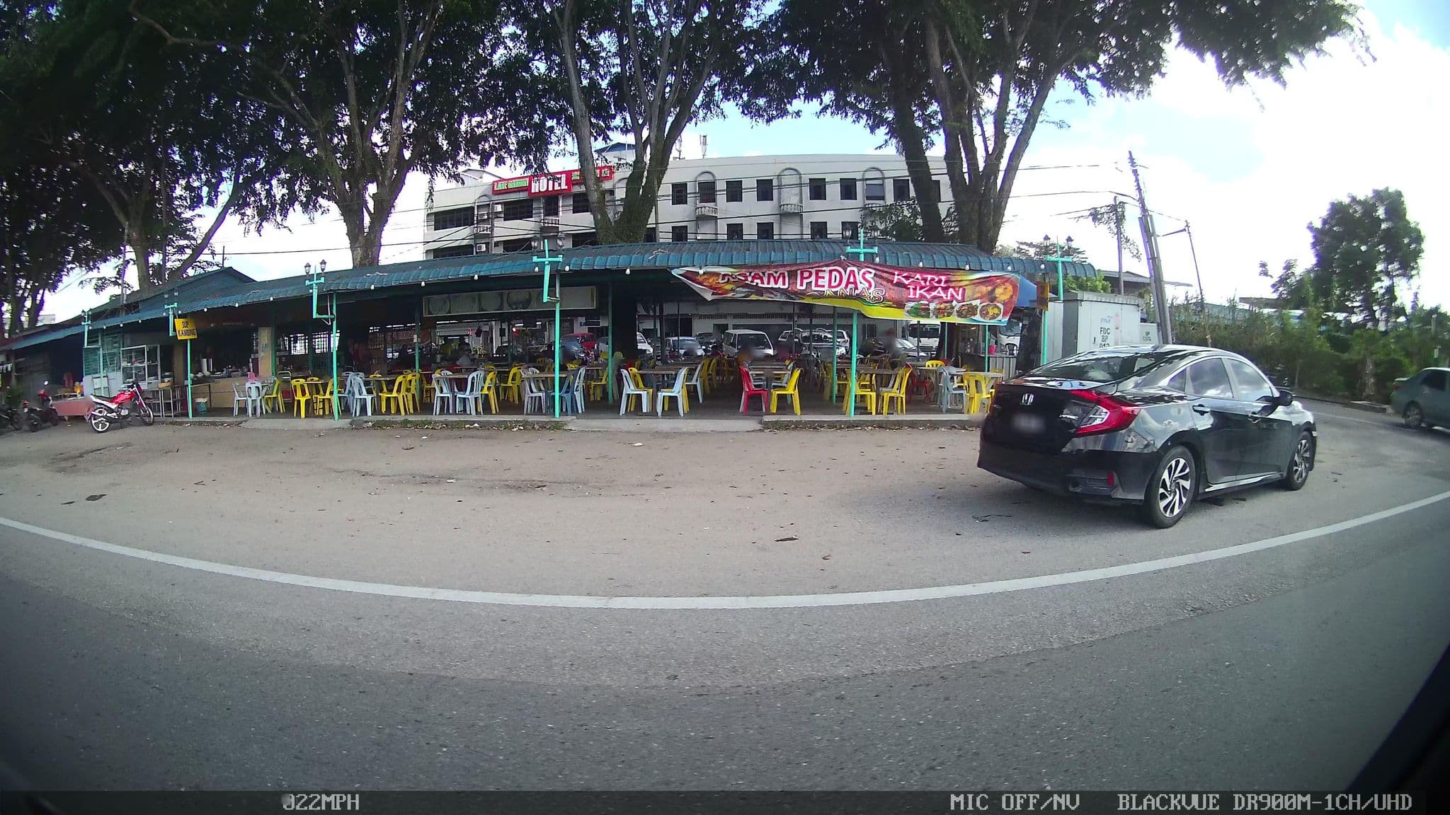 Street view near Lake Garden Hotel, Batu Pahat — © kaart5 (CC BY-SA · Mapillary)