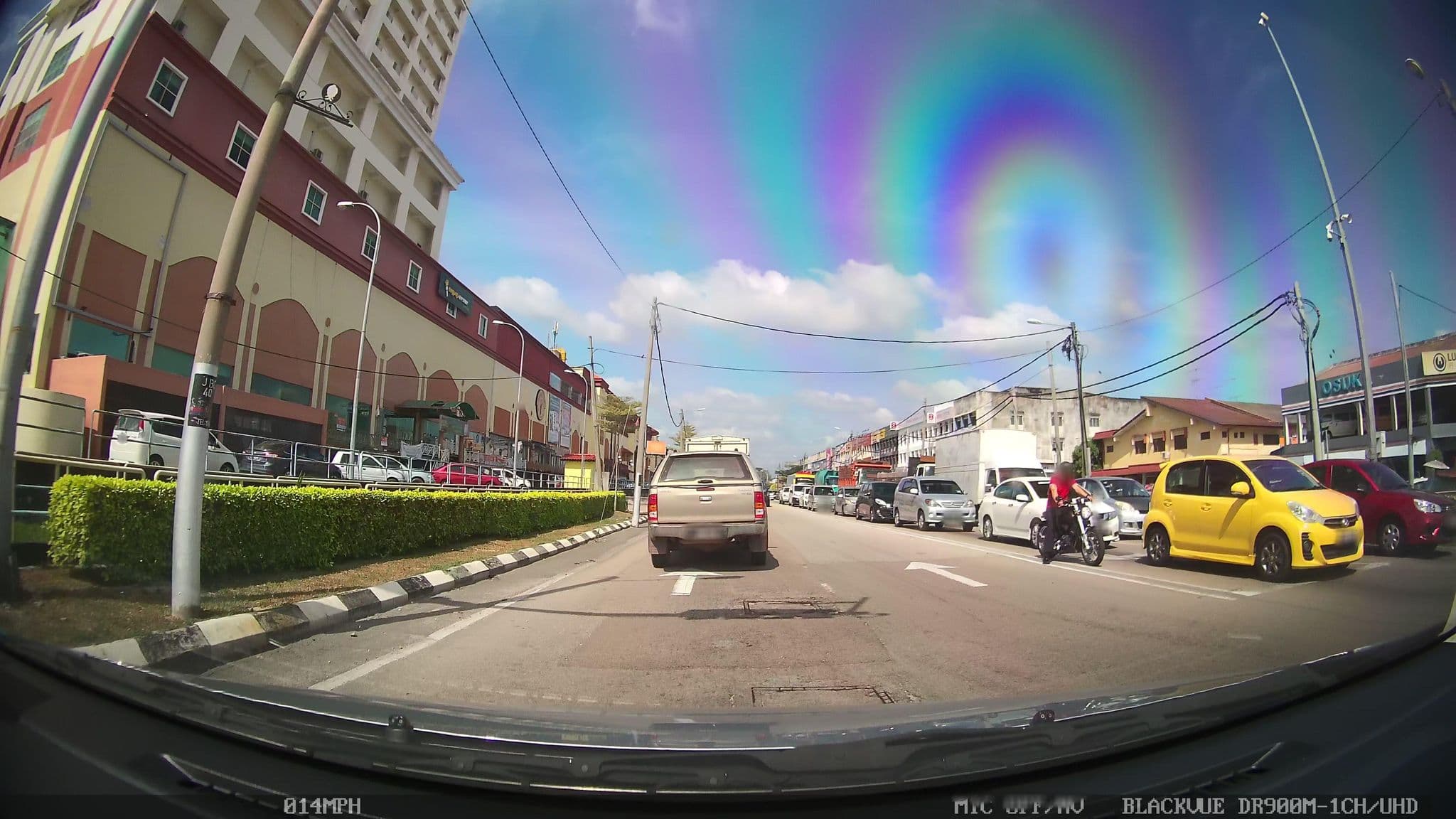 Street view near Summit Signature Hotel, Batu Pahat — © kaart5 (CC BY-SA · Mapillary)