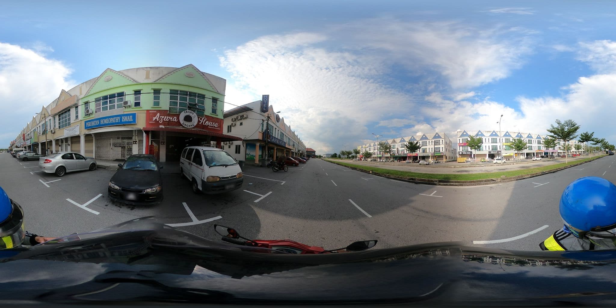Street view near Bosslann Hotel, Parit Raja — © yoi (CC BY-SA · Mapillary)