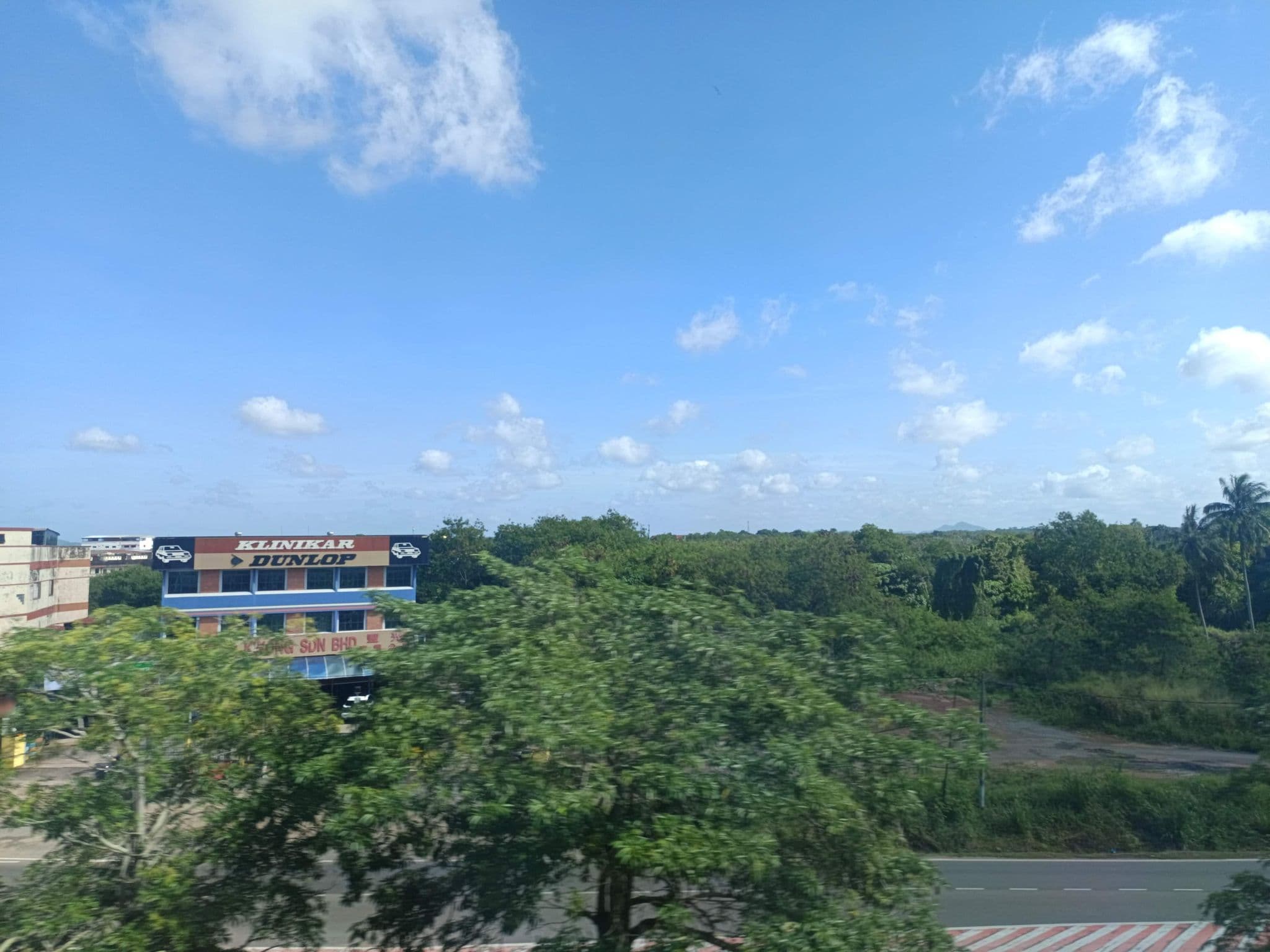 Street view near Hotel Mandarin Inn, Segamat — © YikQin (CC BY-SA · Mapillary)