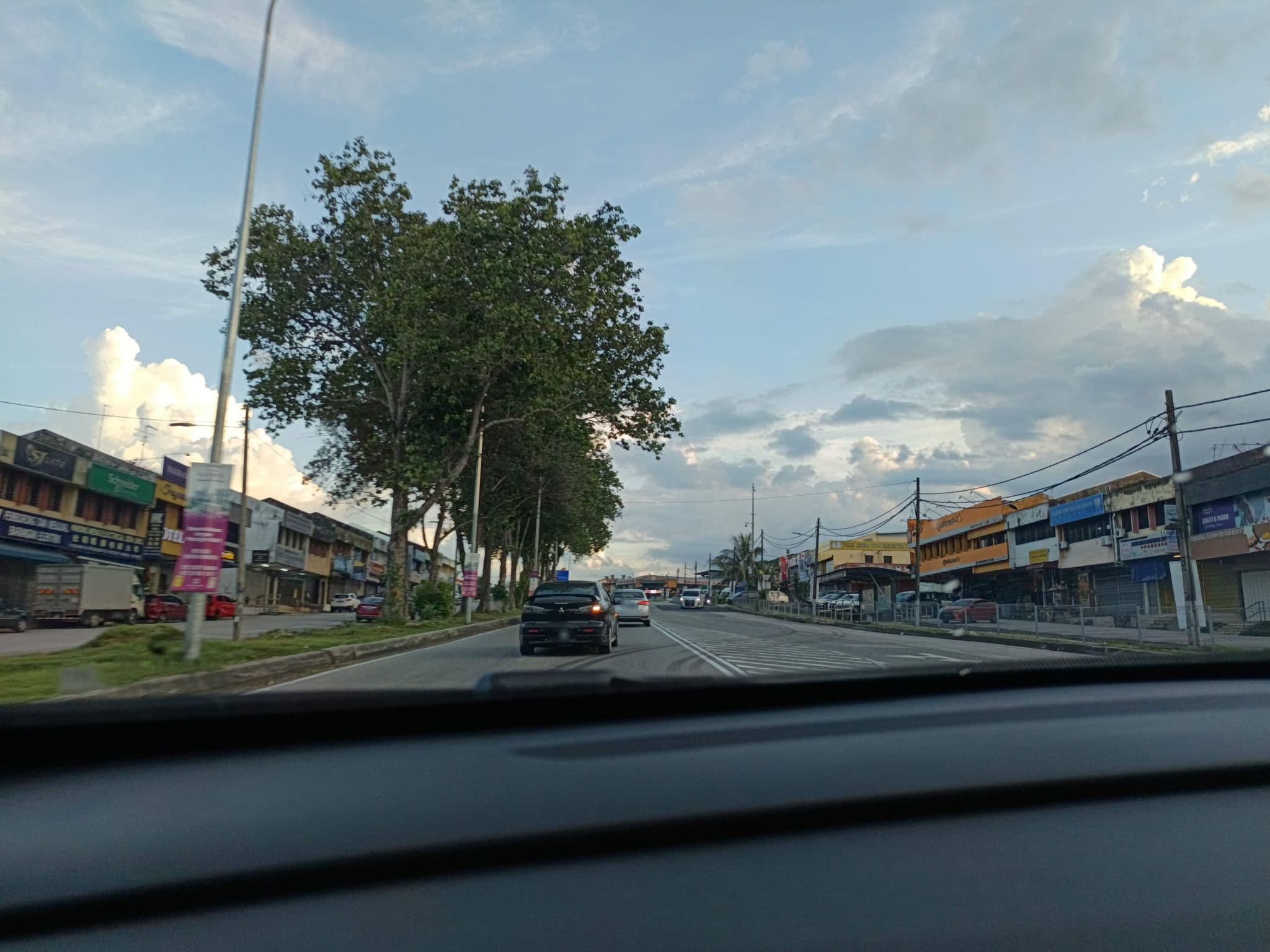 Street view near Dream House Hotel, Mukim Pulai — © YikQin (CC BY-SA · Mapillary)