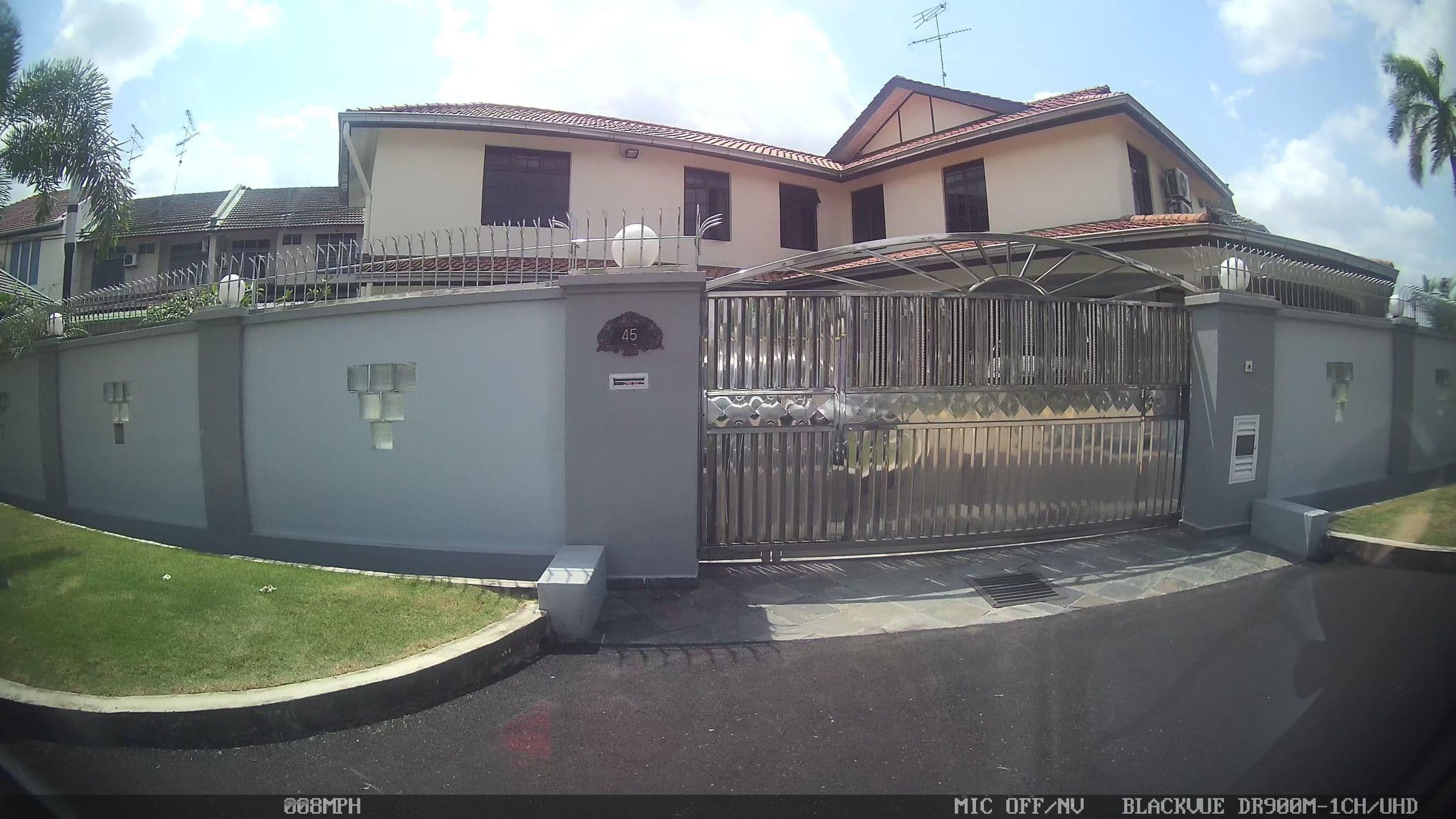 Street view near Desvan Villa, Kempas — © kaart5 (CC BY-SA · Mapillary)