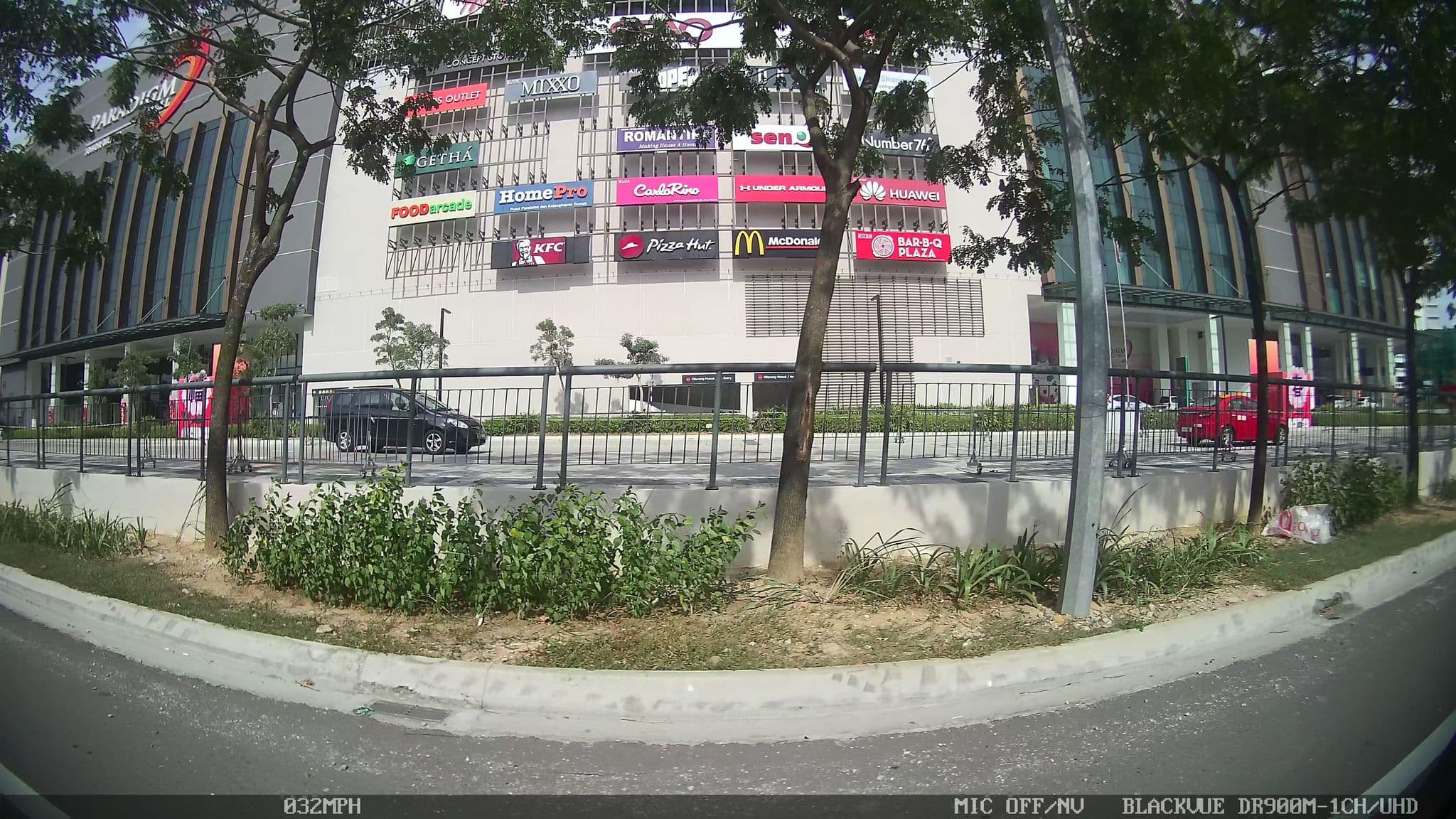 Street view near King Koil, Mukim Pulai — © kaart5 (CC BY-SA · Mapillary)