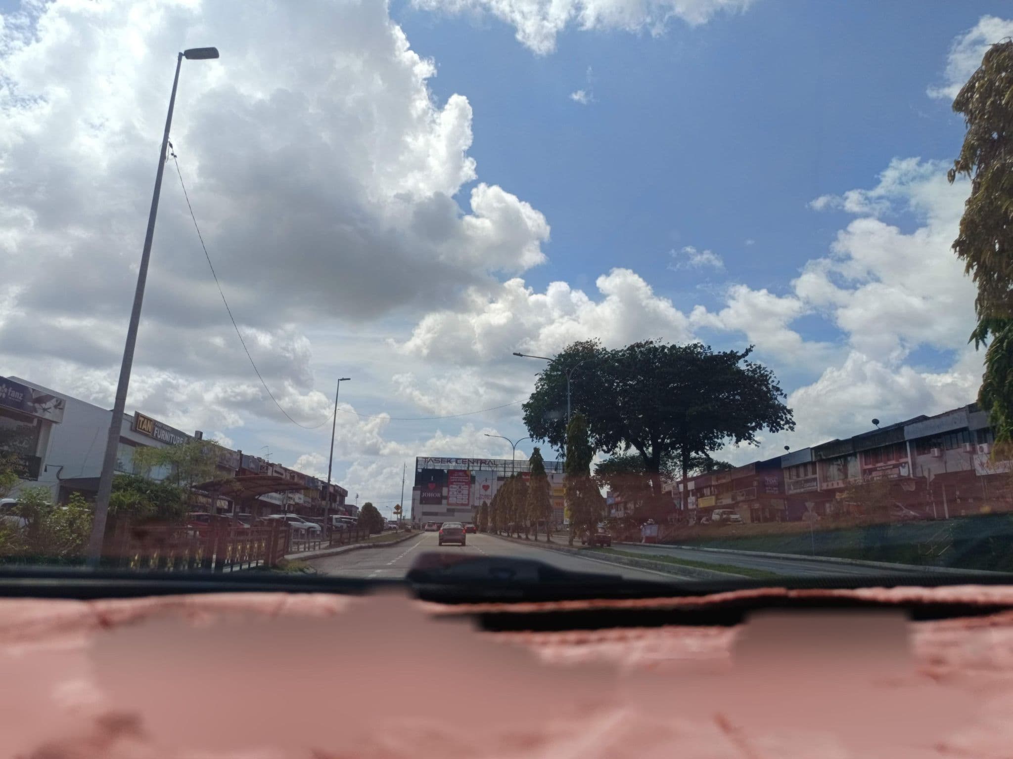 Street view near Union Inn, Mukim Pulai — © YikQin (CC BY-SA · Mapillary)