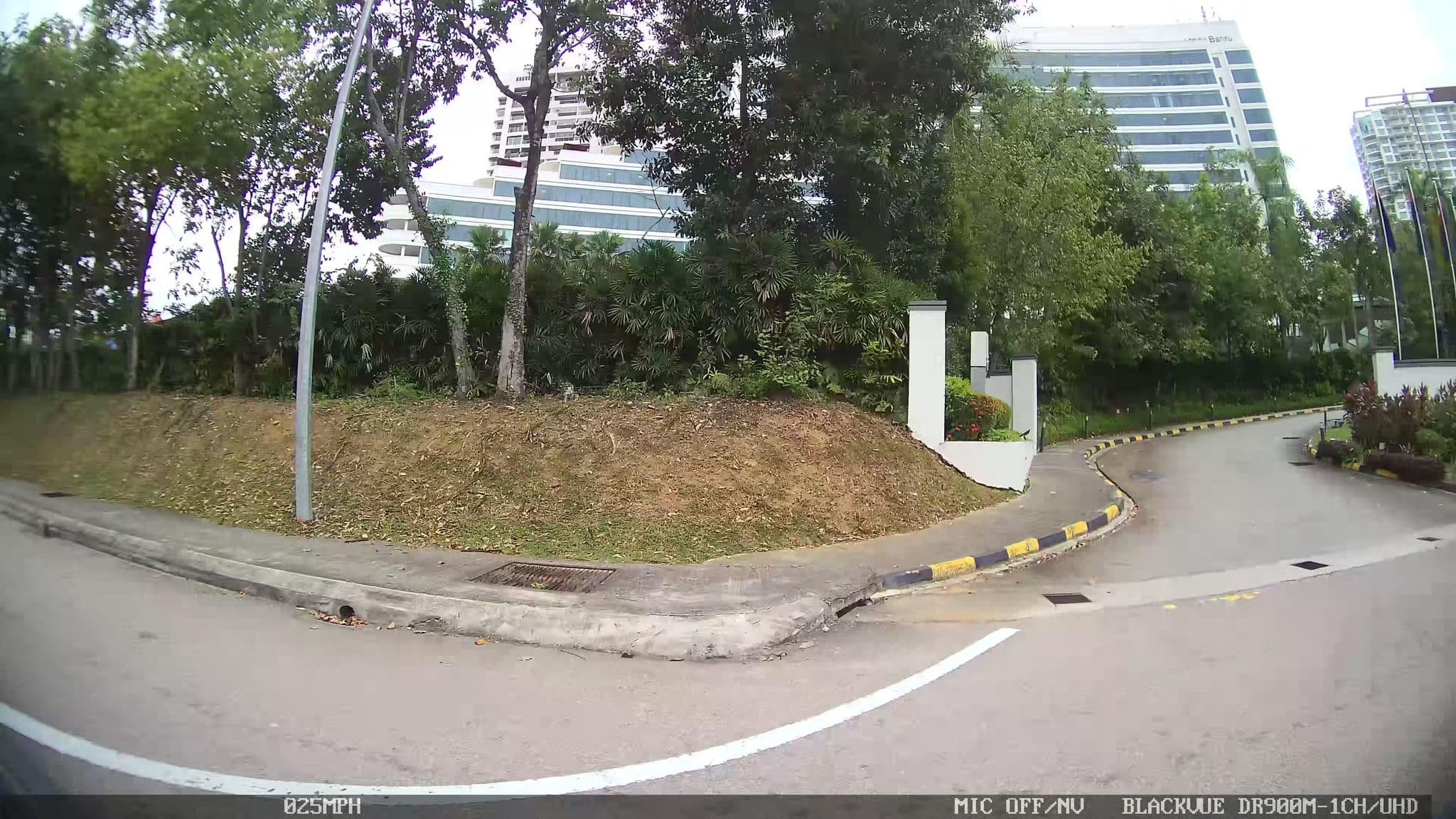 Street view near Thistle Swimming Pool, Johor Bahru — © kaart_3 (CC BY-SA · Mapillary)