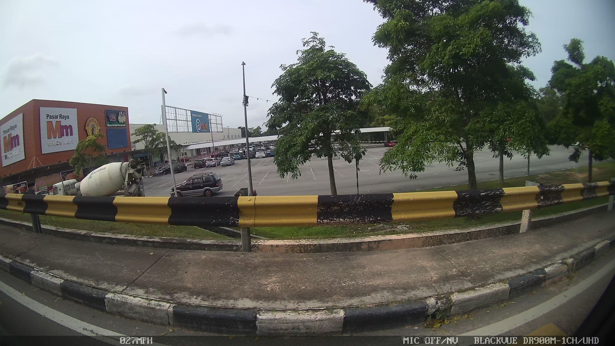Street view near HoSTeL maSLee eXPReSS, Kempas — © kaart5 (CC BY-SA · Mapillary)