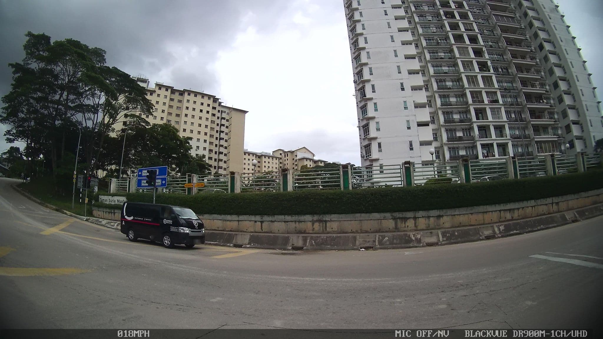 Street view near Homestay JB, Kampung Larkin Lama — © kaart5 (CC BY-SA · Mapillary)