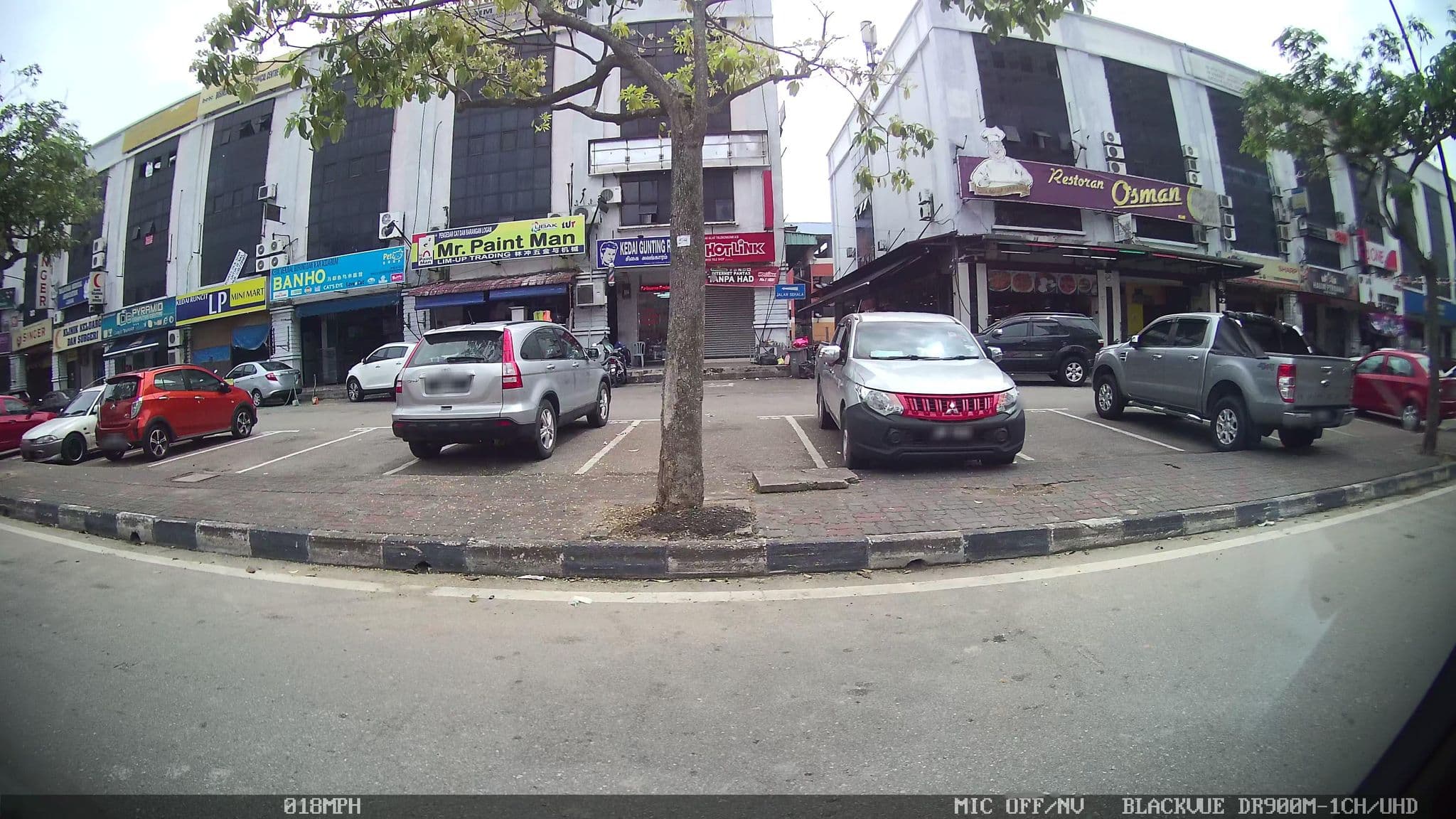 Street view near Global Inn Hotel, Kampung Larkin Lama — © kaart5 (CC BY-SA · Mapillary)