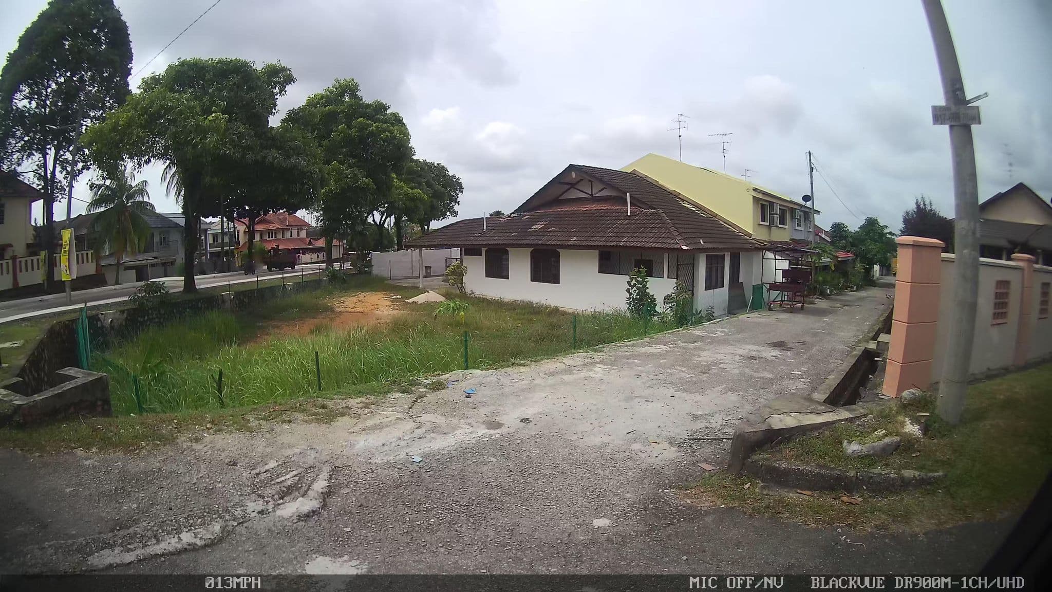 Street view near The Everly Putrajaya, Kampung Larkin Lama — © kaart5 (CC BY-SA · Mapillary)