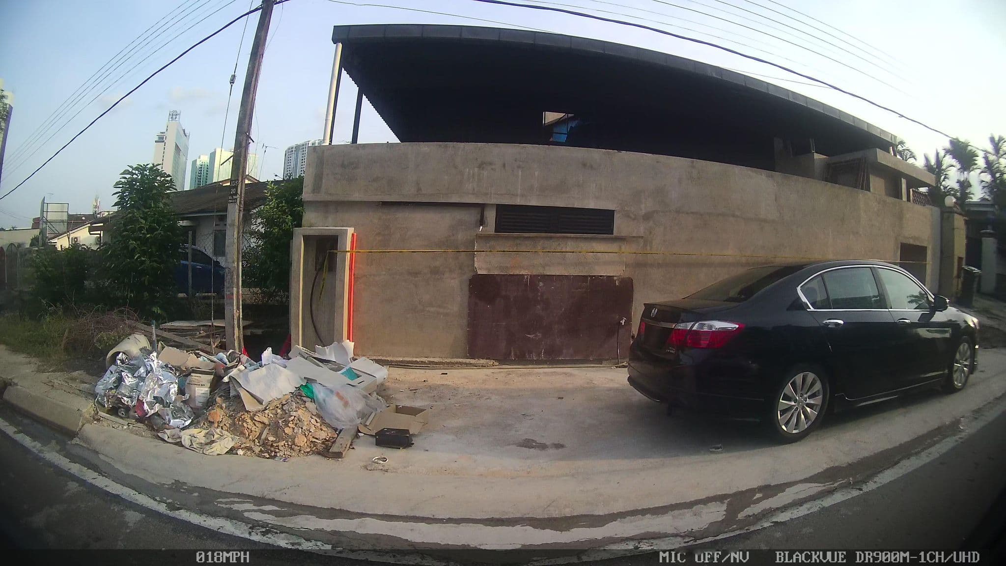 Street view near Dewan Johor, Kampung Larkin Lama — © kaart5 (CC BY-SA · Mapillary)