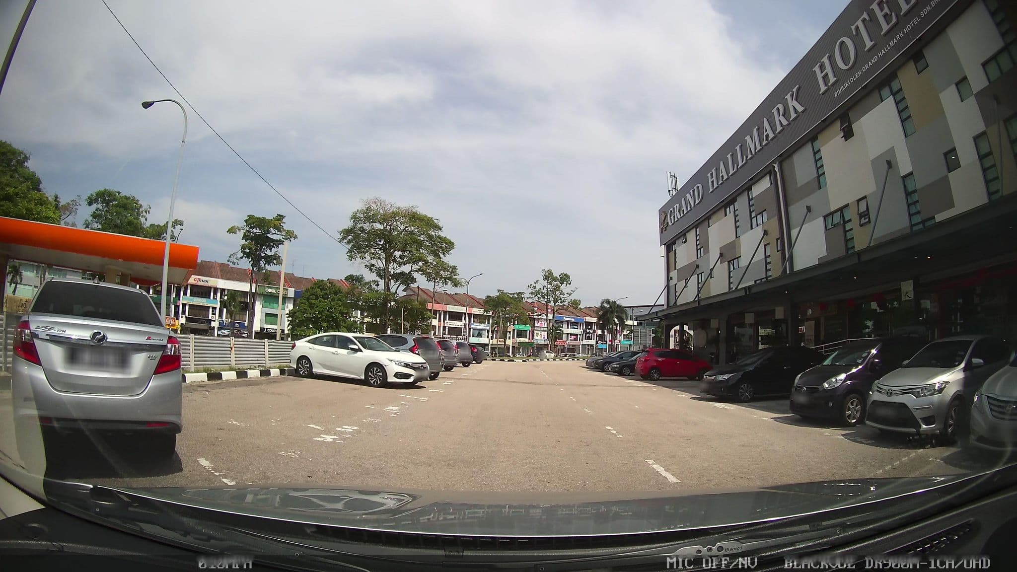 Street view near Grand Hallmark Hotel, Johor Jaya — © kaart_3 (CC BY-SA · Mapillary)