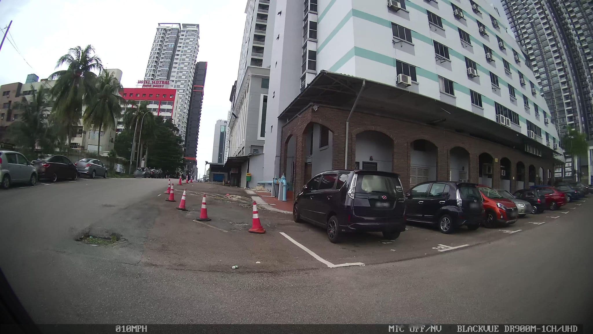 Street view near Suria City Hotel Johor Bahru, Johor Bahru — © kaart_3 (CC BY-SA · Mapillary)