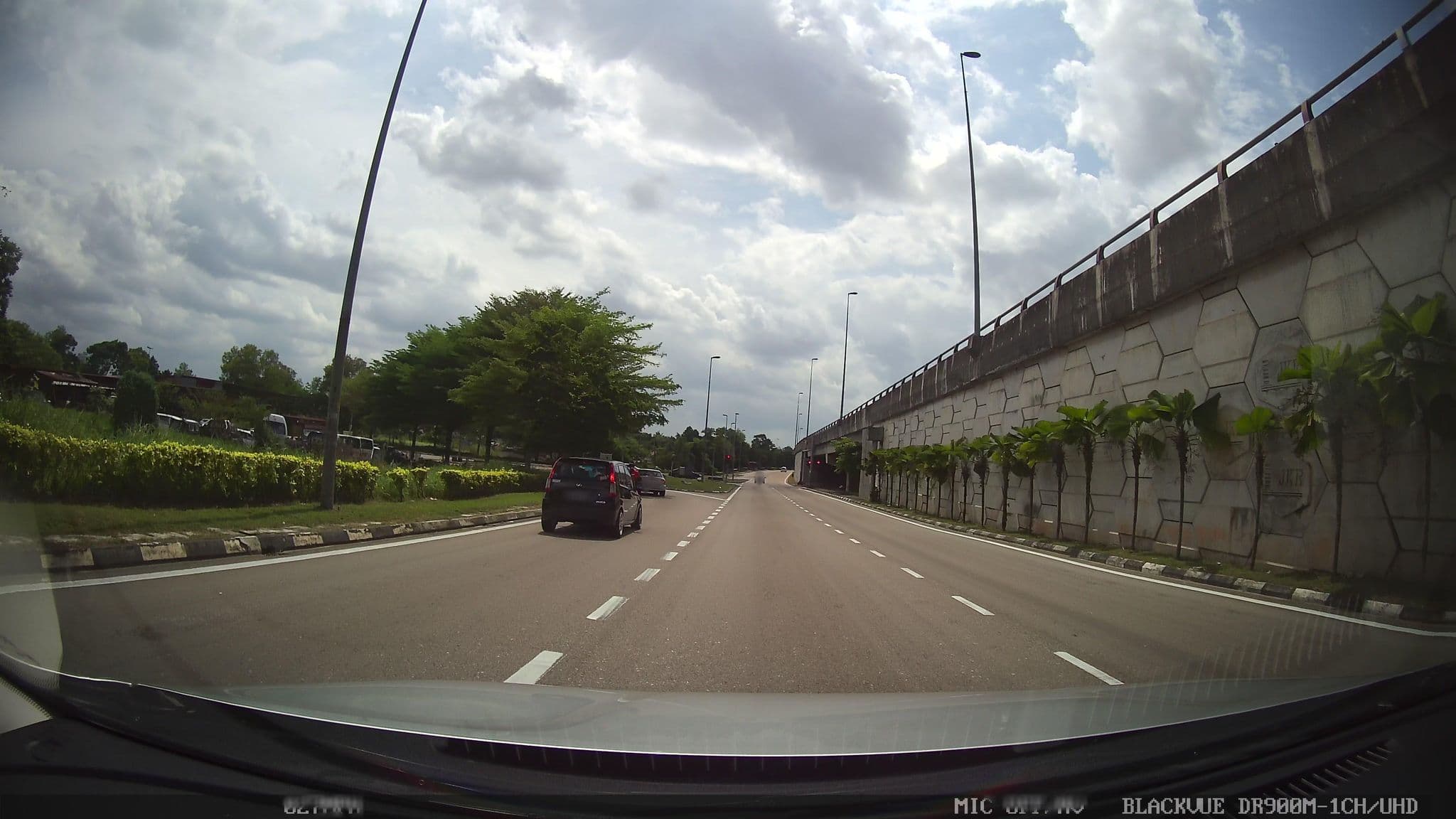 Street view near Tune hotel kuching, Johor Jaya — © kaart_3 (CC BY-SA · Mapillary)