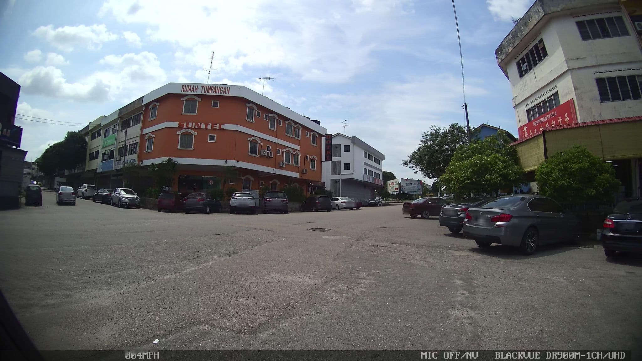 Street view near Suntec Hotel, Johor Jaya — © kaart_3 (CC BY-SA · Mapillary)
