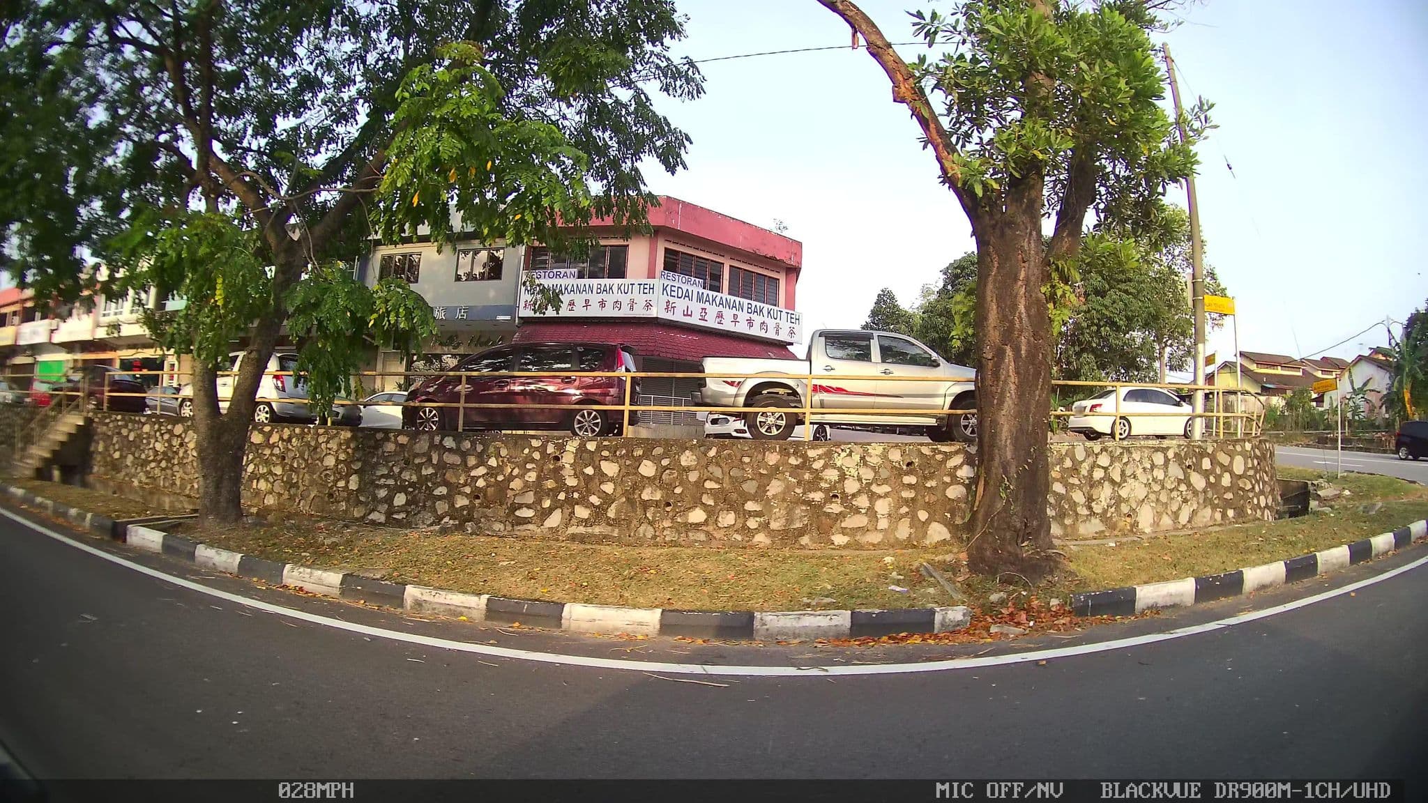 Street view near Cheers Hotel, Johor Jaya — © kaart_3 (CC BY-SA · Mapillary)