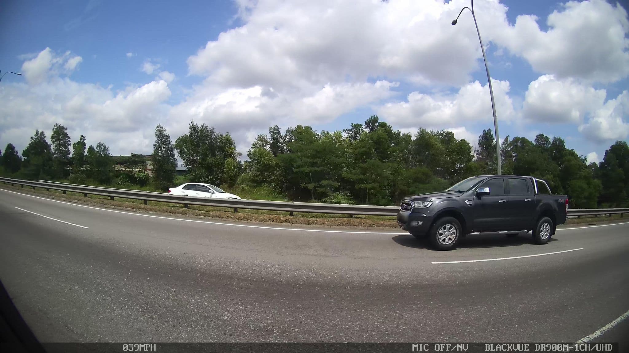 Street view near Emrys's hotel, Johor Jaya — © kaart_3 (CC BY-SA · Mapillary)
