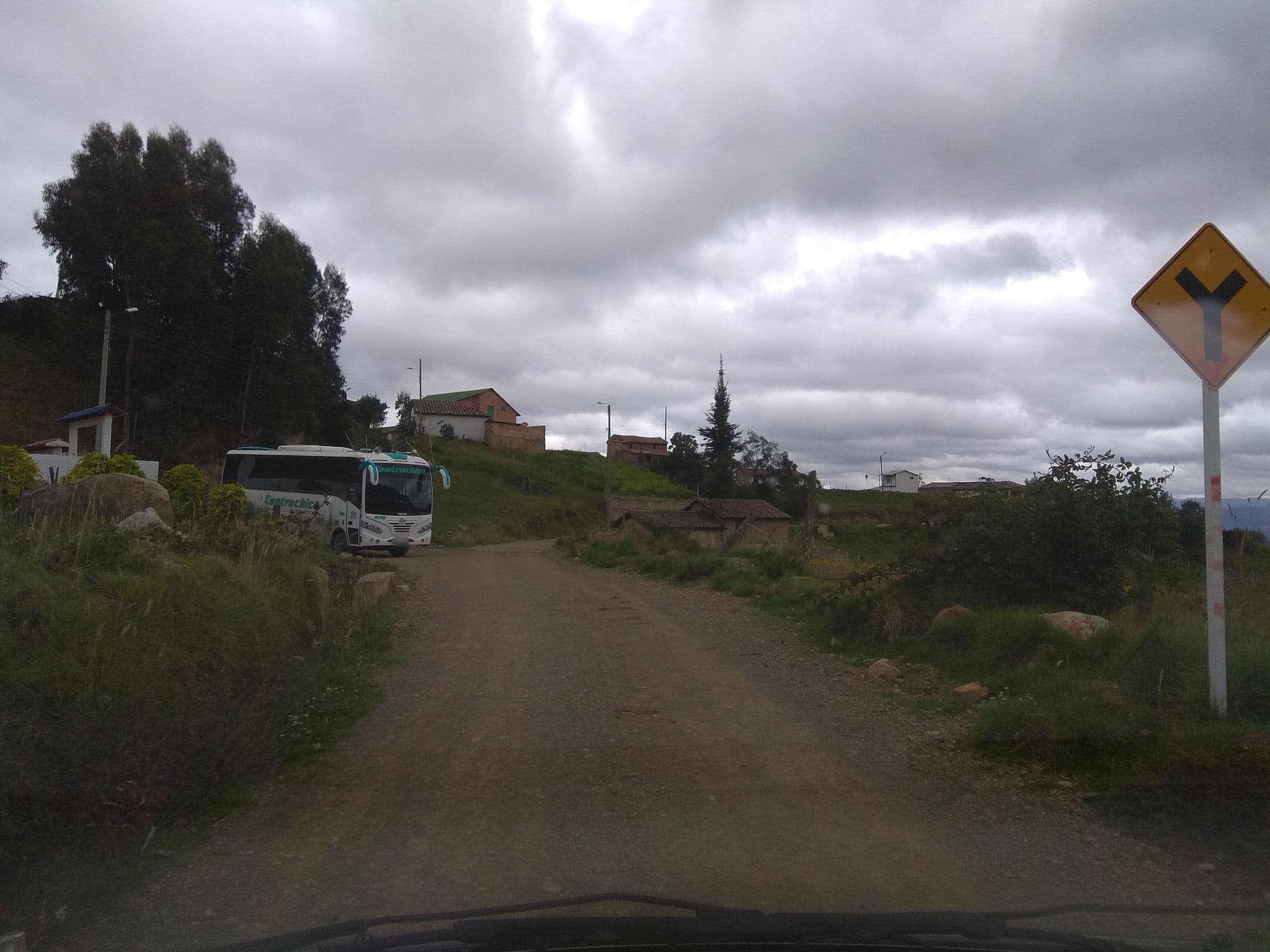 Street view near Portal de la Cascada, Monguí — © leoguti (CC BY-SA · Mapillary)