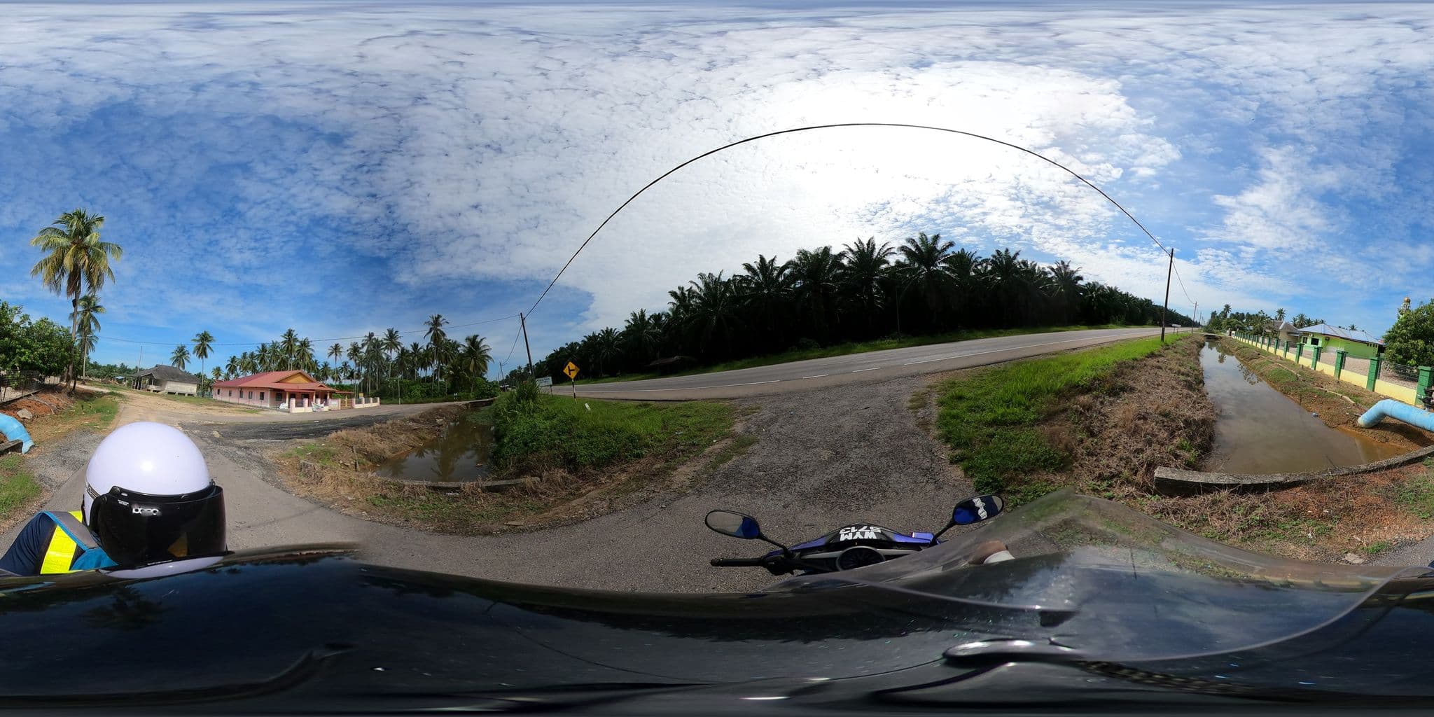 Street view near Cheduq Beach Resort, Padang Endau — © yoi (CC BY-SA · Mapillary)