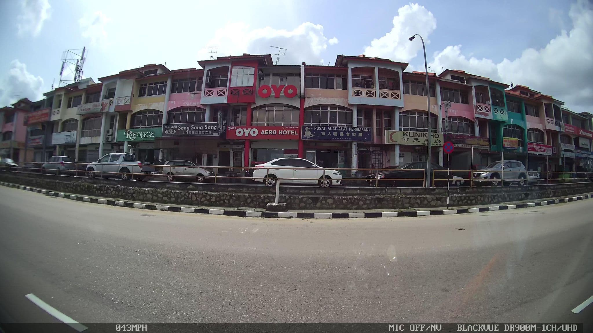 Street view near Oyo 624 Aero Hotel, Taman Senai — © kaart_3 (CC BY-SA · Mapillary)