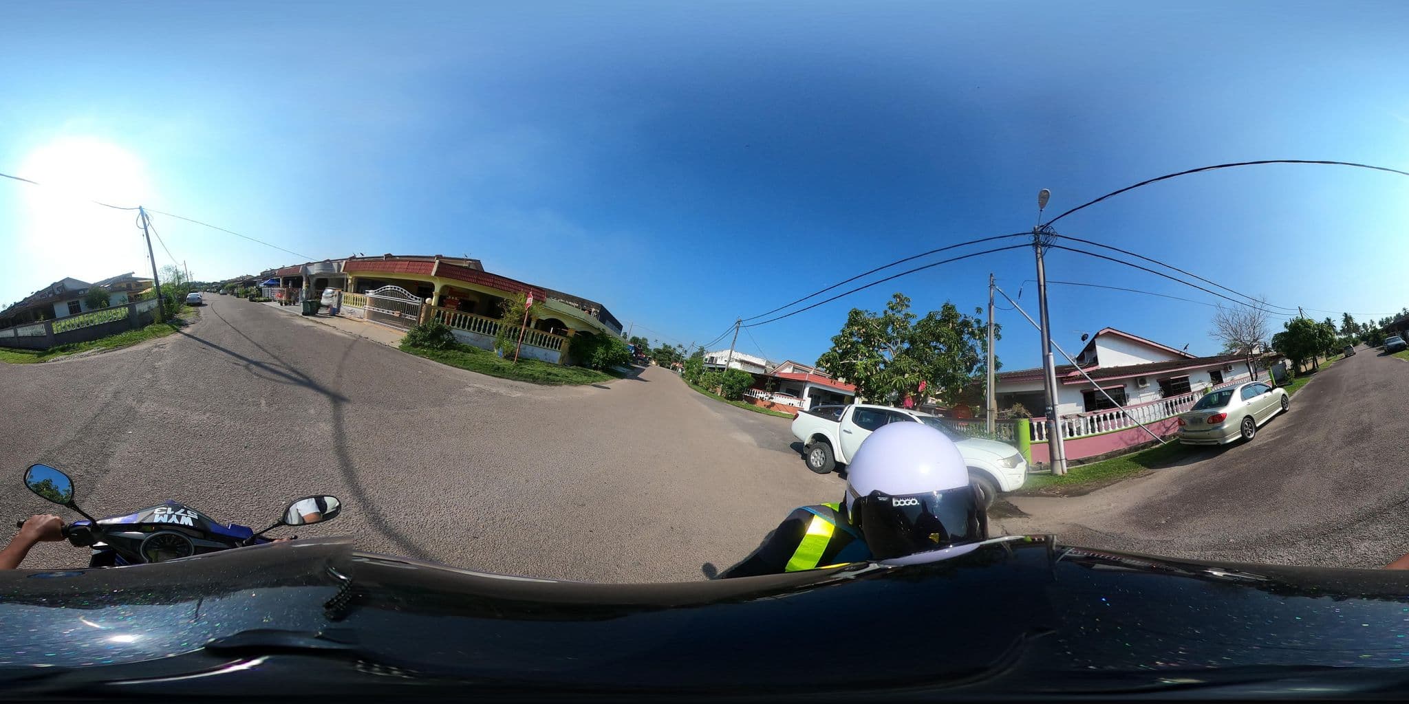 Street view near 新港景酒店, Padang Endau — © ahlang2 (CC BY-SA · Mapillary)