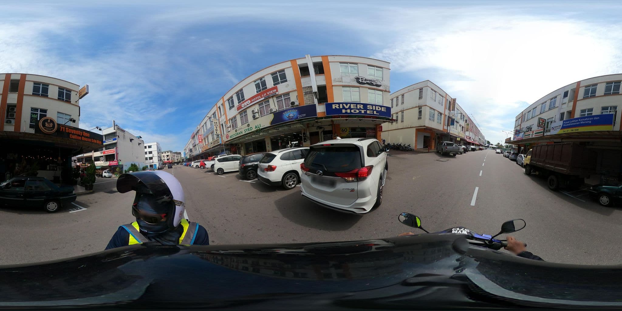 Street view near Tioman Island - Salang Sayang, Mersing — © ahlang2 (CC BY-SA · Mapillary)