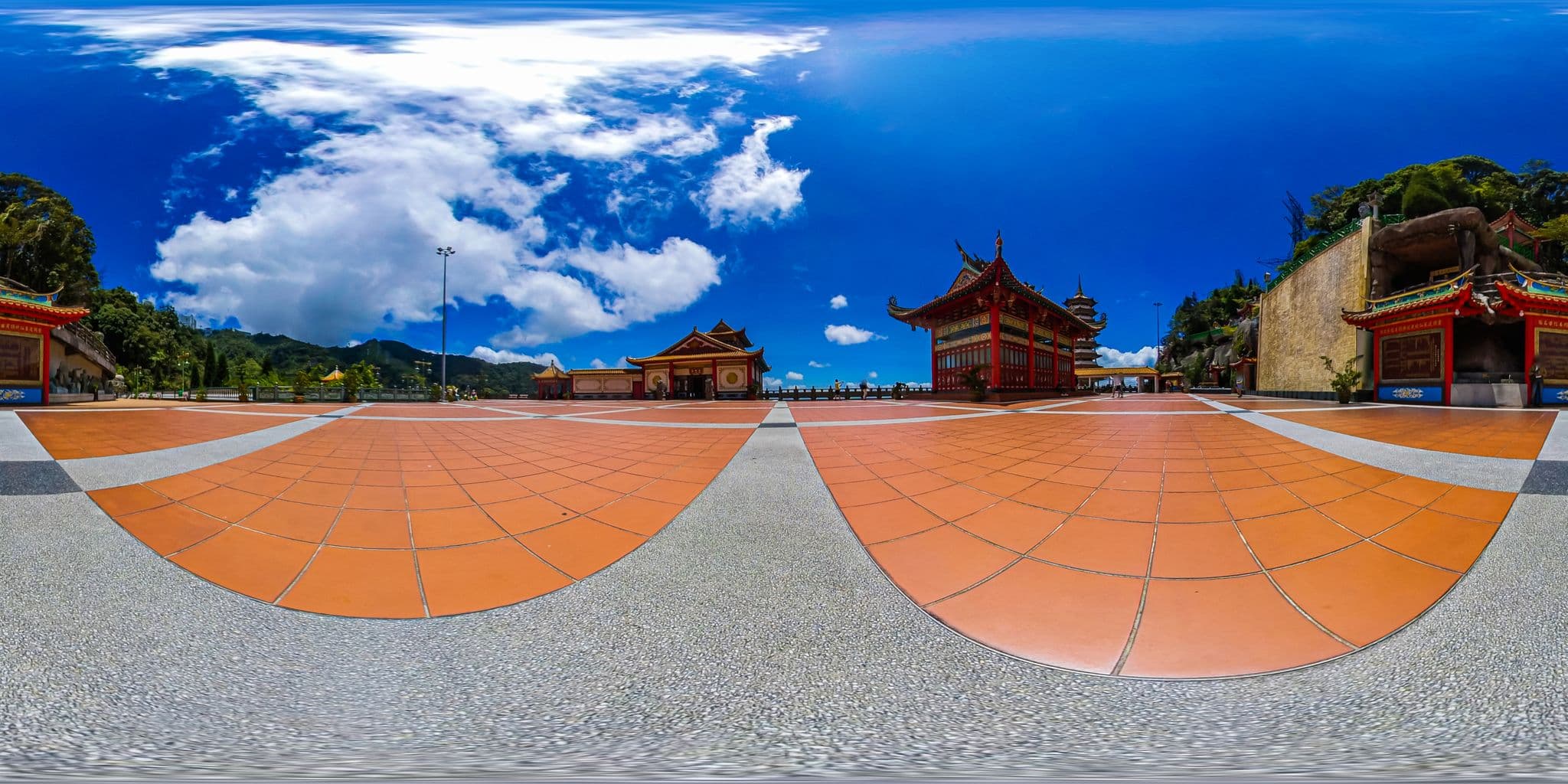 Street view near World Club Room, Tower 2, Kampung Bukit Tinggi, Bentong — © manojbright (CC BY-SA · Mapillary)