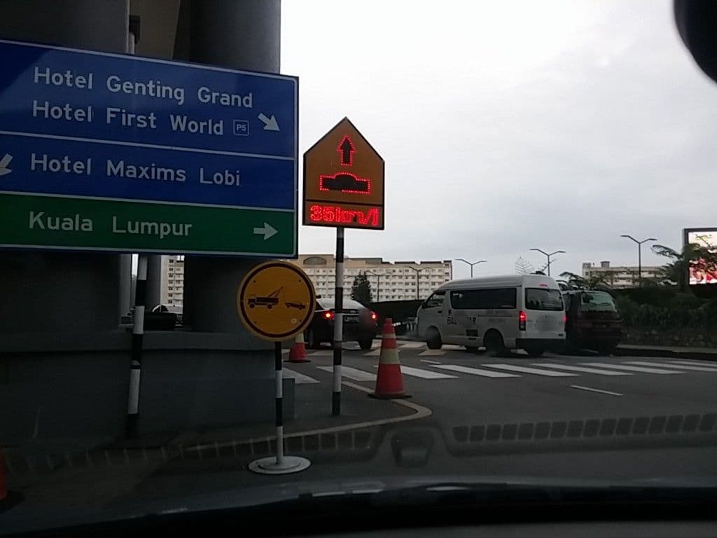 Street view near Maxims, Kampung Bukit Tinggi, Bentong — © roadroid (CC BY-SA · Mapillary)