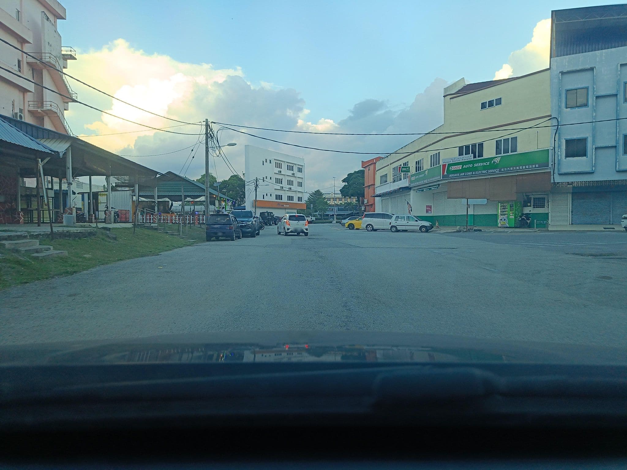 Street view near Hotel Semantan, Temerluh — © NSalleh (CC BY-SA · Mapillary)