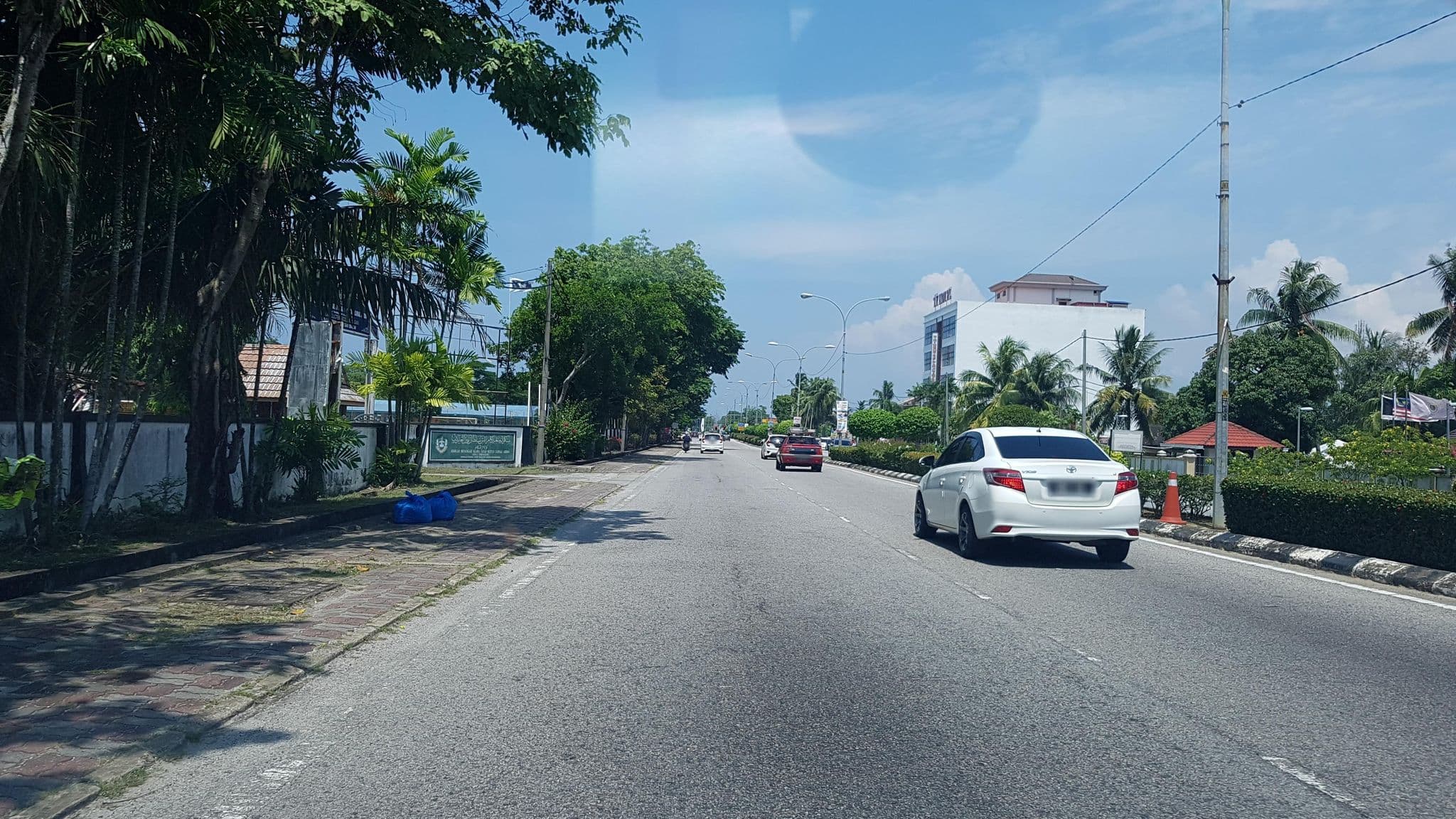 Street view near Primula hotel kuala terengganu, Kuala Terengganu — © aaronshenhao (CC BY-SA · Mapillary)