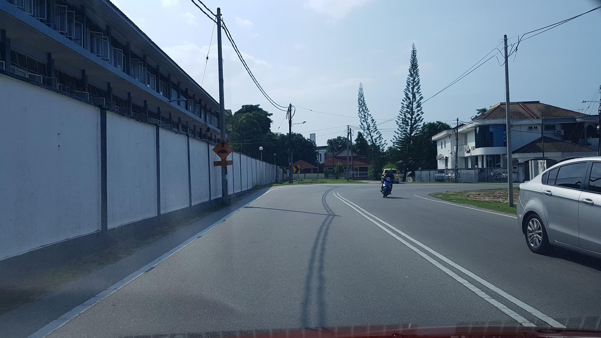 Street view near Kg Pantai Batu Buruk, Kuala Terengganu, Kuala Terengganu — © aaronshenhao (CC BY-SA · Mapillary)